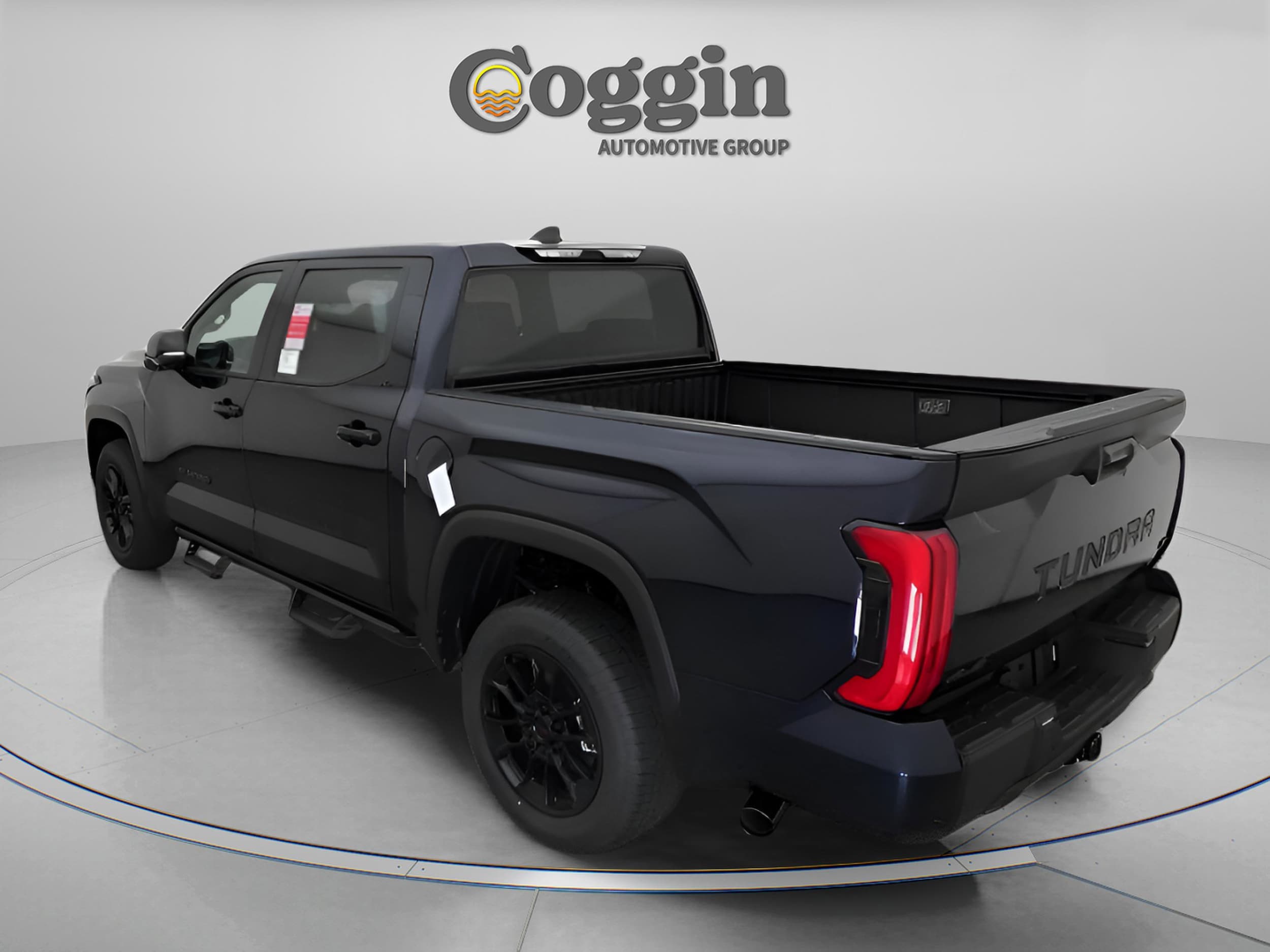 2026 Toyota Tundra SR5 - Photo 10