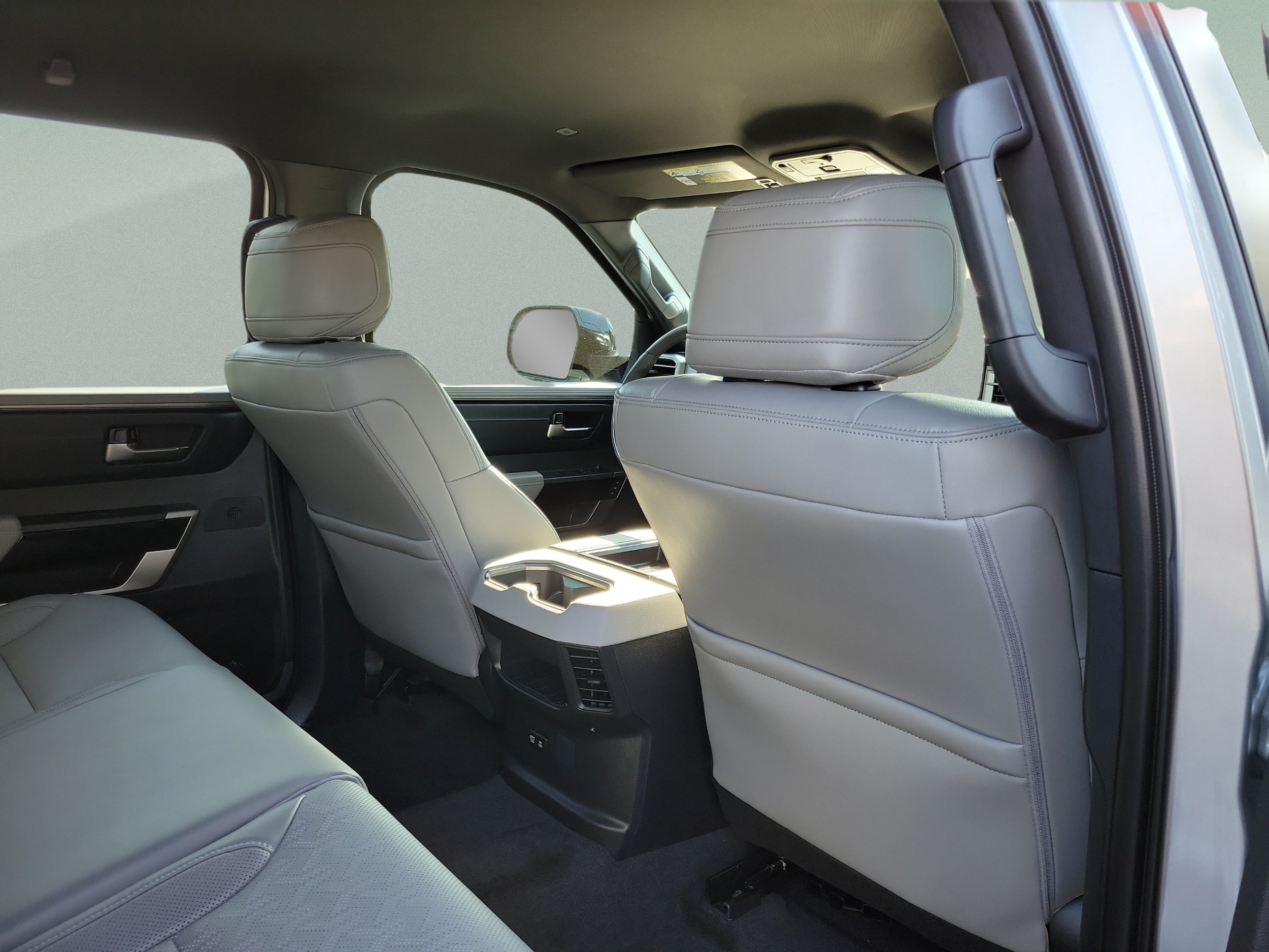 2025 Toyota Tundra Limited - Photo 27