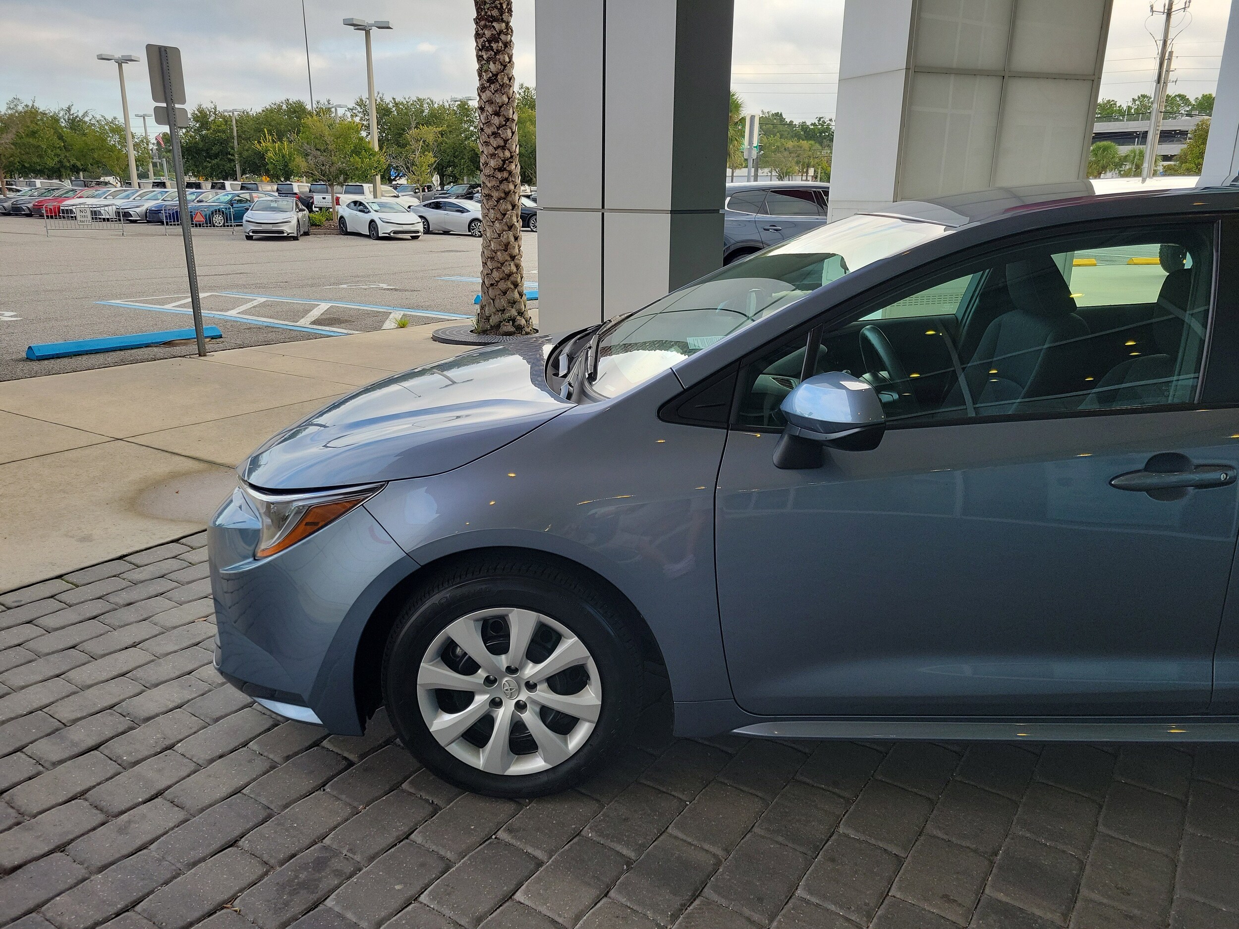 2024 Toyota Corolla LE photo 2