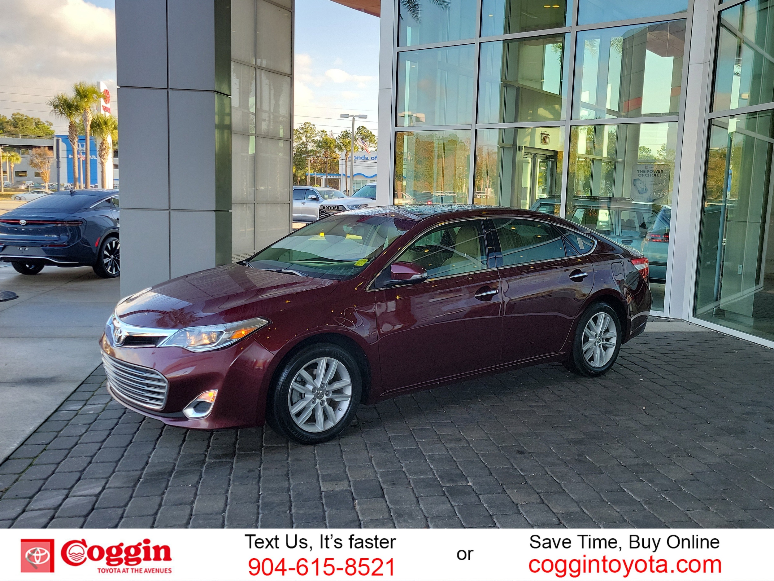 2013 Toyota Avalon XLE Premium's photo