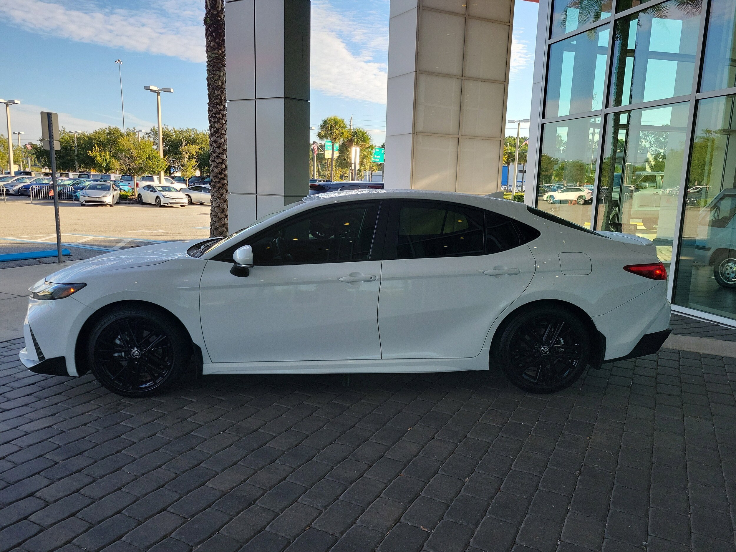 2025 Toyota Camry SE photo 2