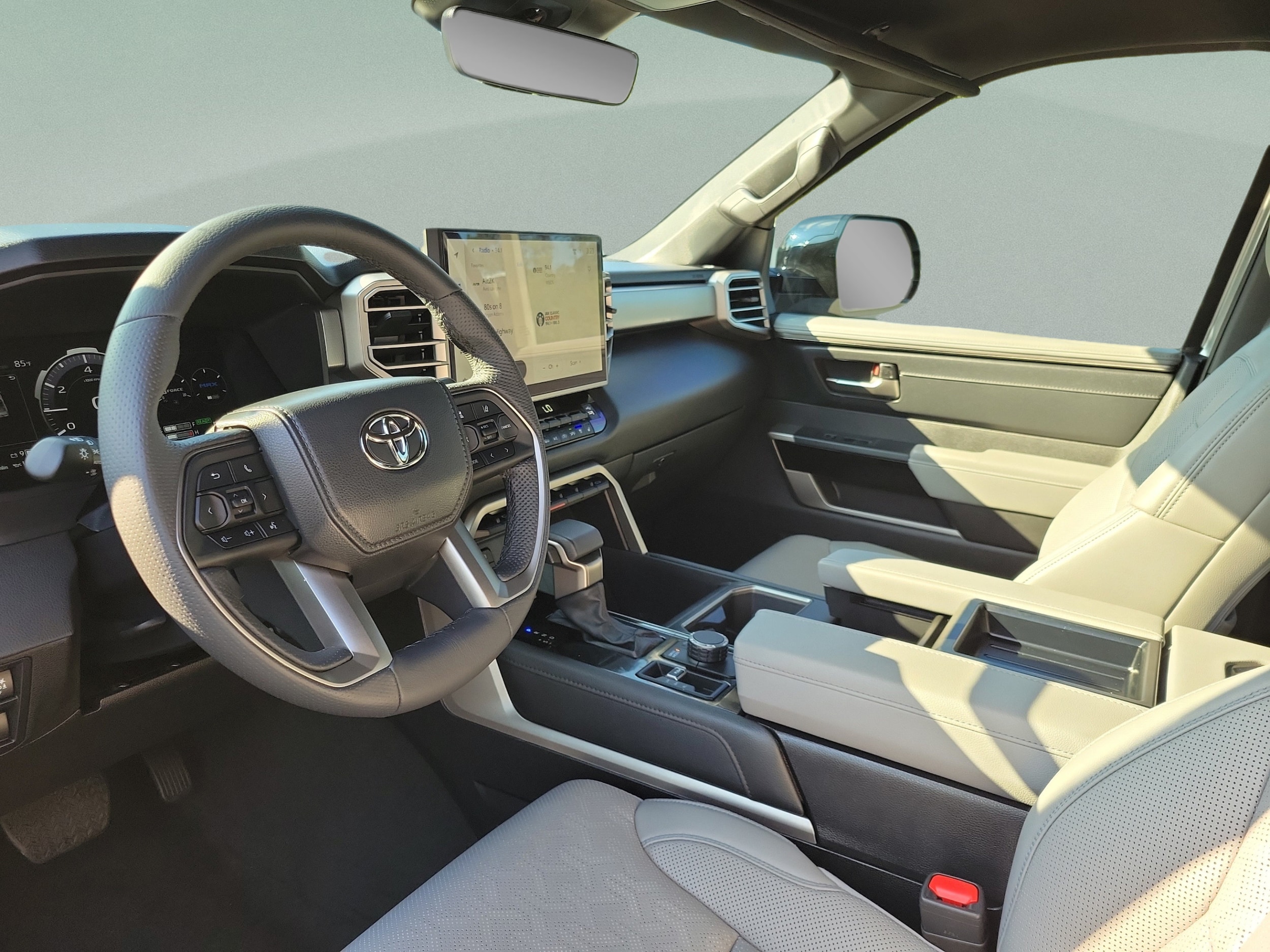 2025 Toyota Tundra Limited - Photo 9