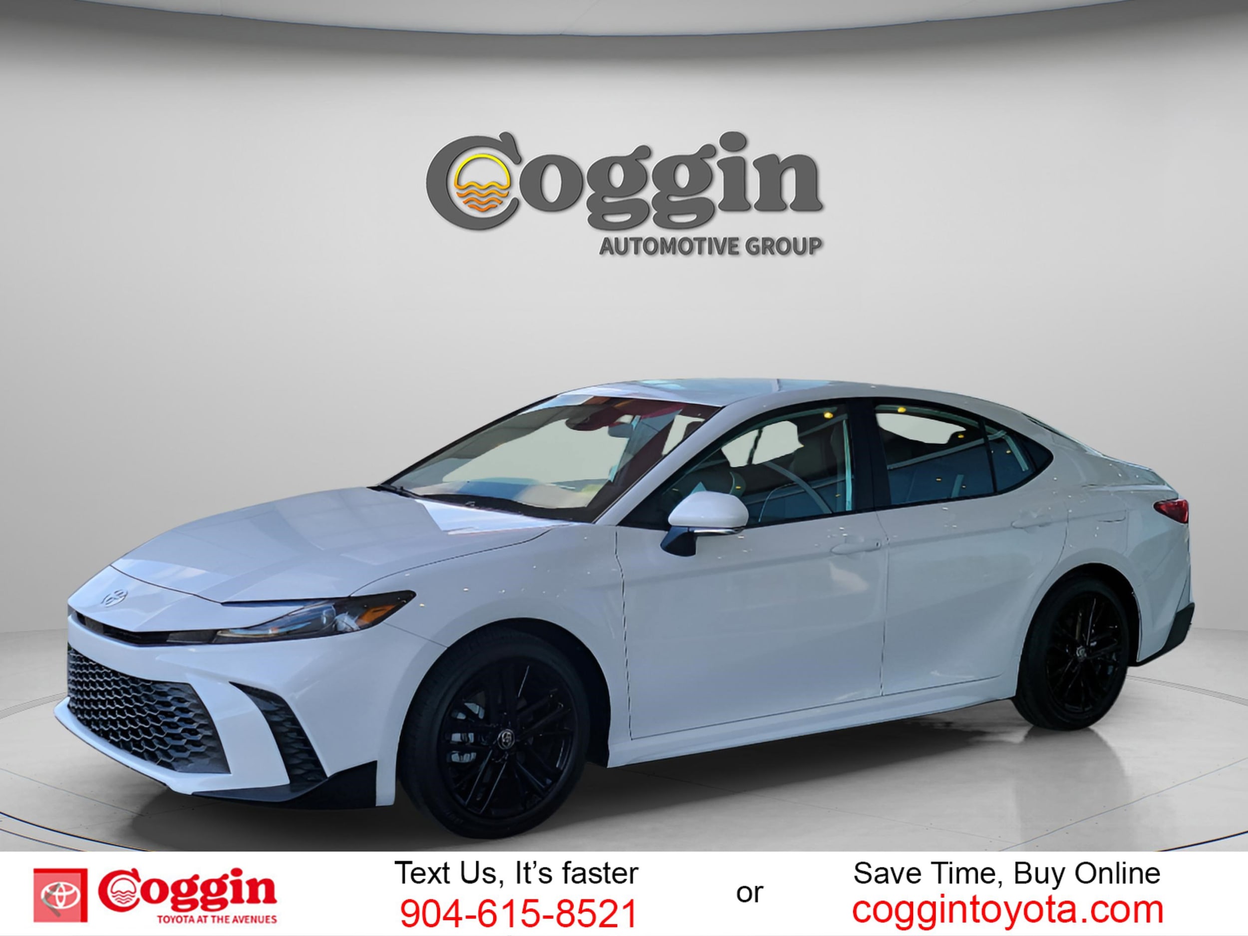 2026 Toyota Camry SE's photo