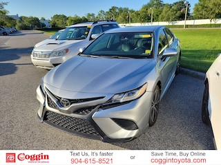 2018 Toyota Camry SE Sedan