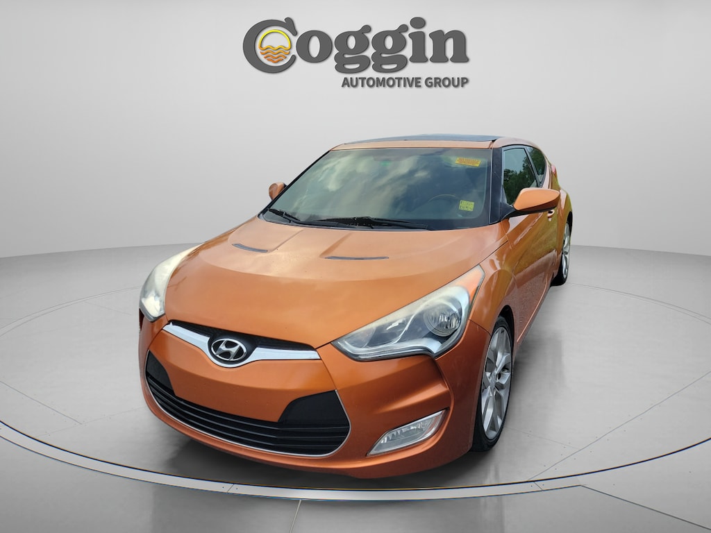 Used 2013 Hyundai Veloster Base w/Black Hatchback