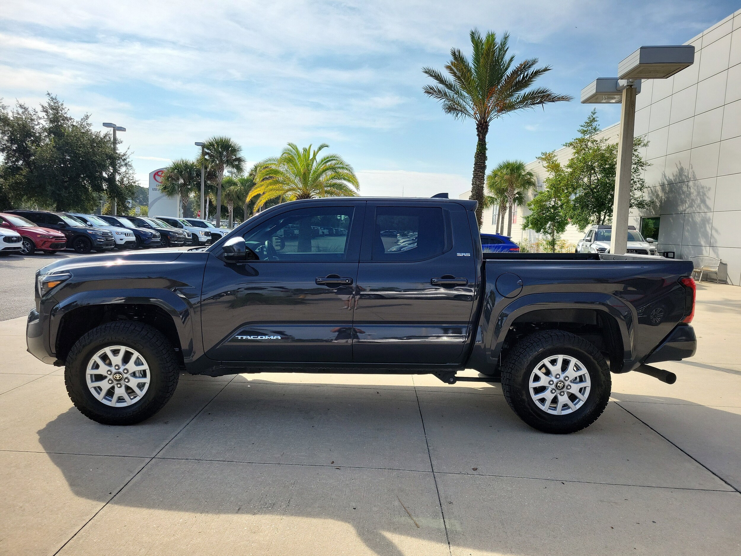 2024 Toyota Tacoma Double Cab 4x4 photo 3