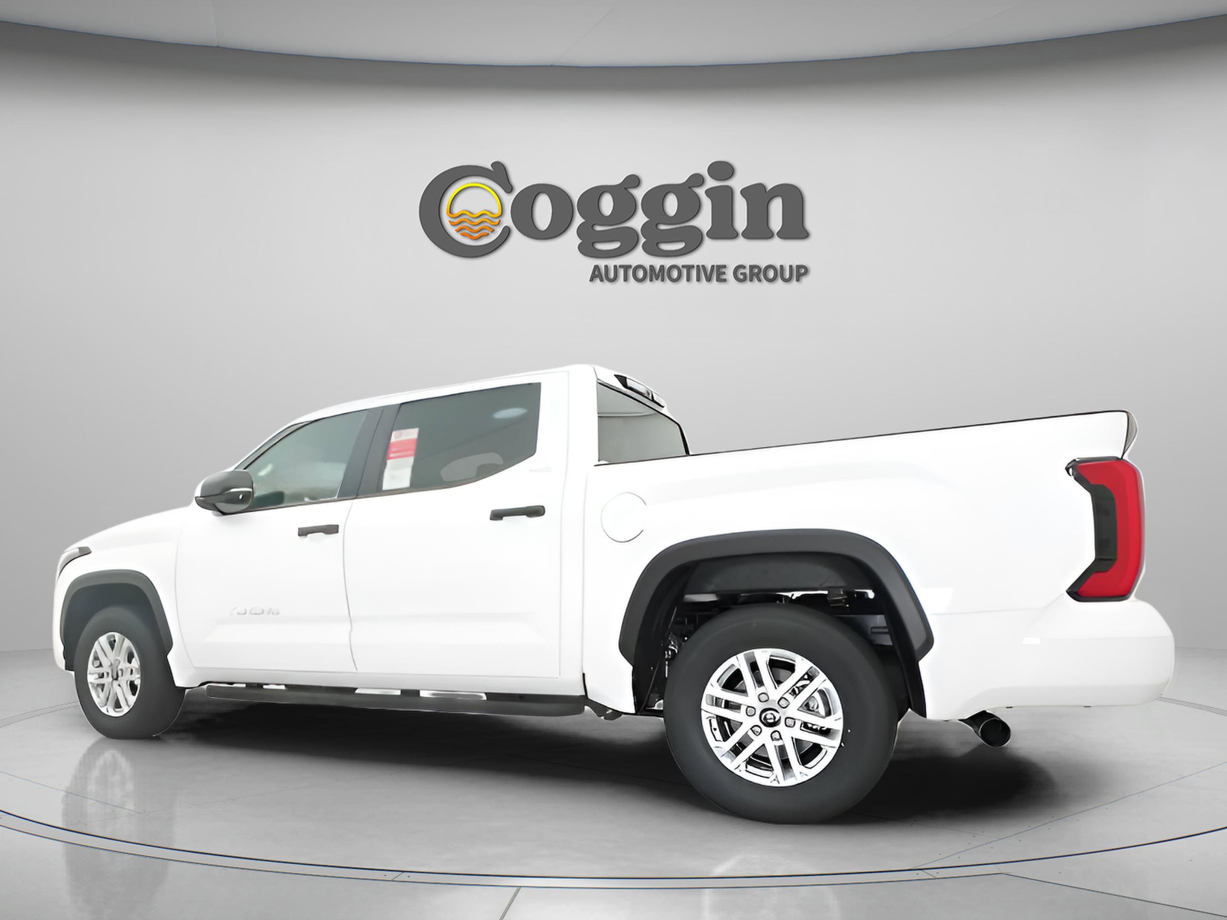 2026 Toyota Tundra SR5 - Photo 9