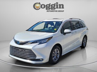 2022 Toyota Sienna XLE 8 Passenger Van Passenger Van