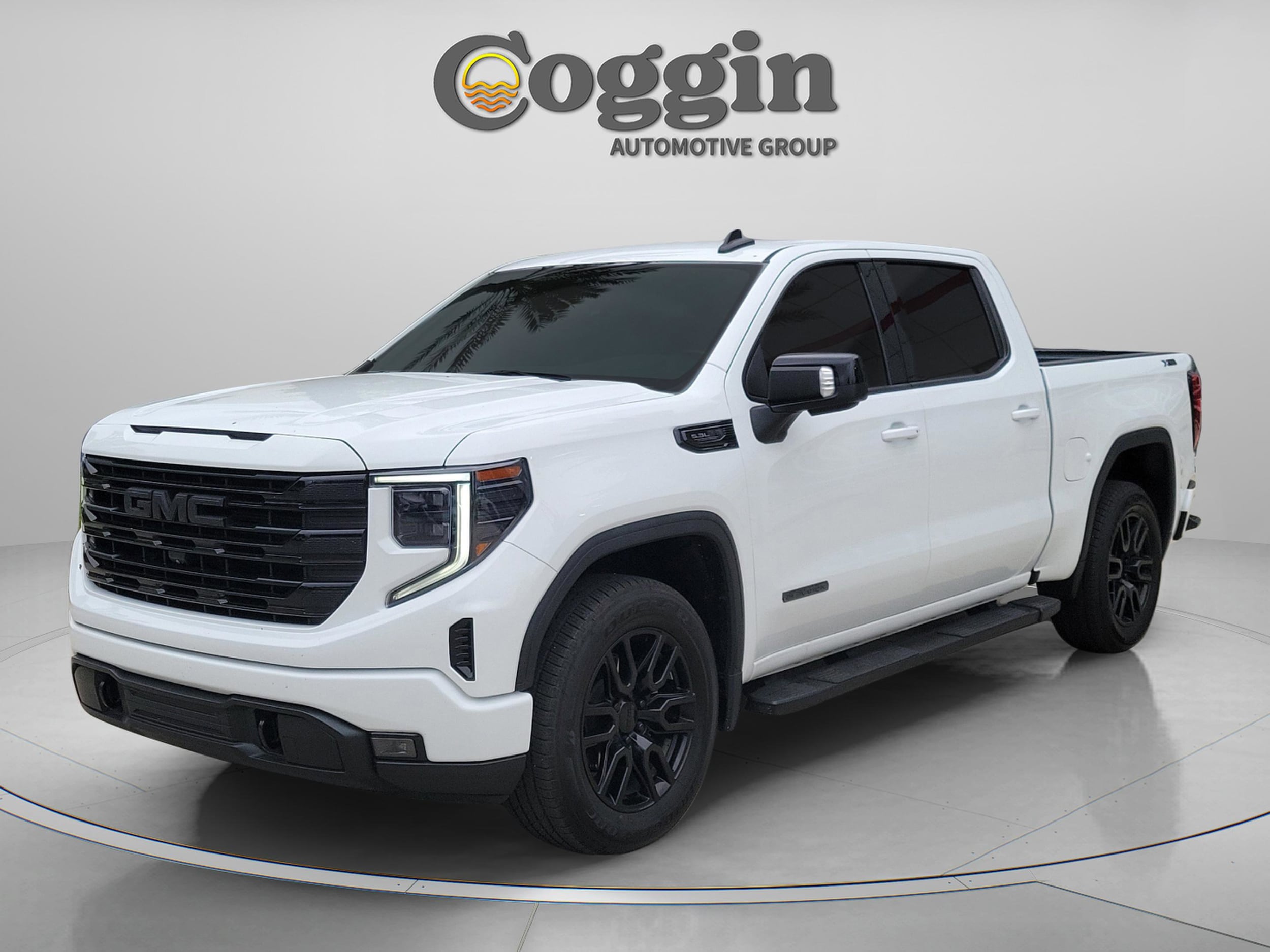 2023 GMC Sierra 4WD Crew Cab Short Box Elevation's photo