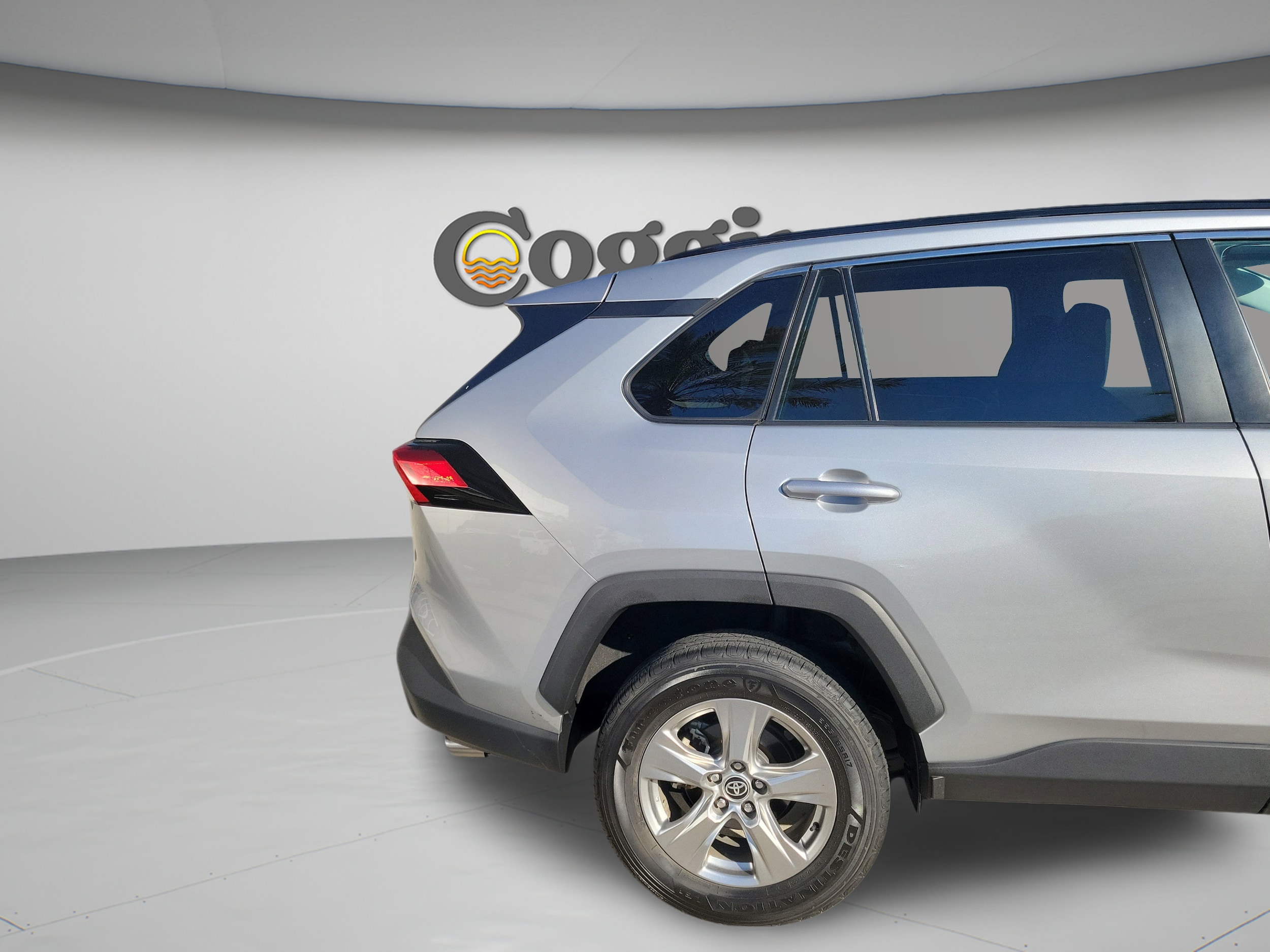2024 Toyota RAV4 XLE - Photo 32