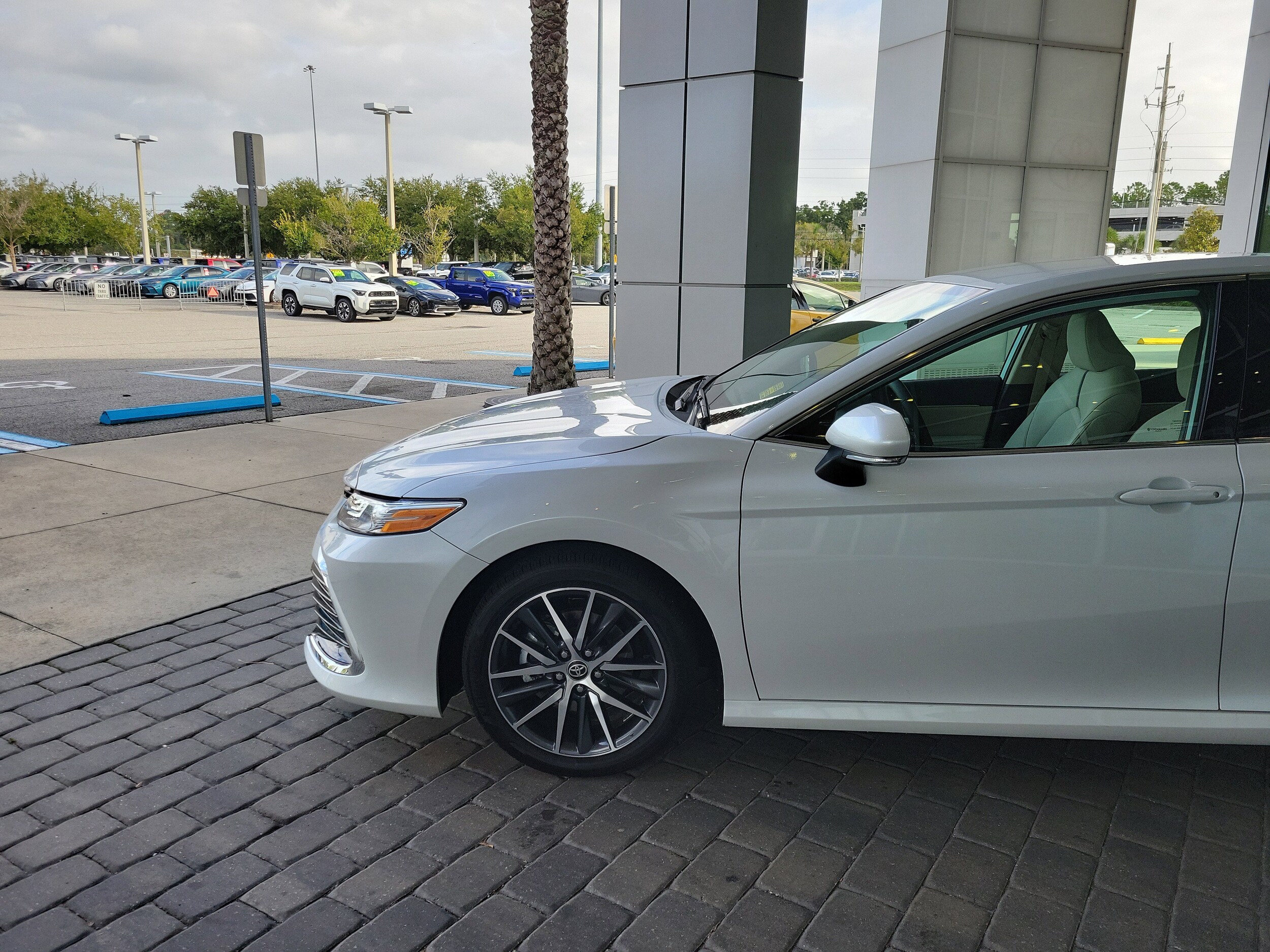 2024 Toyota Camry XLE photo 2