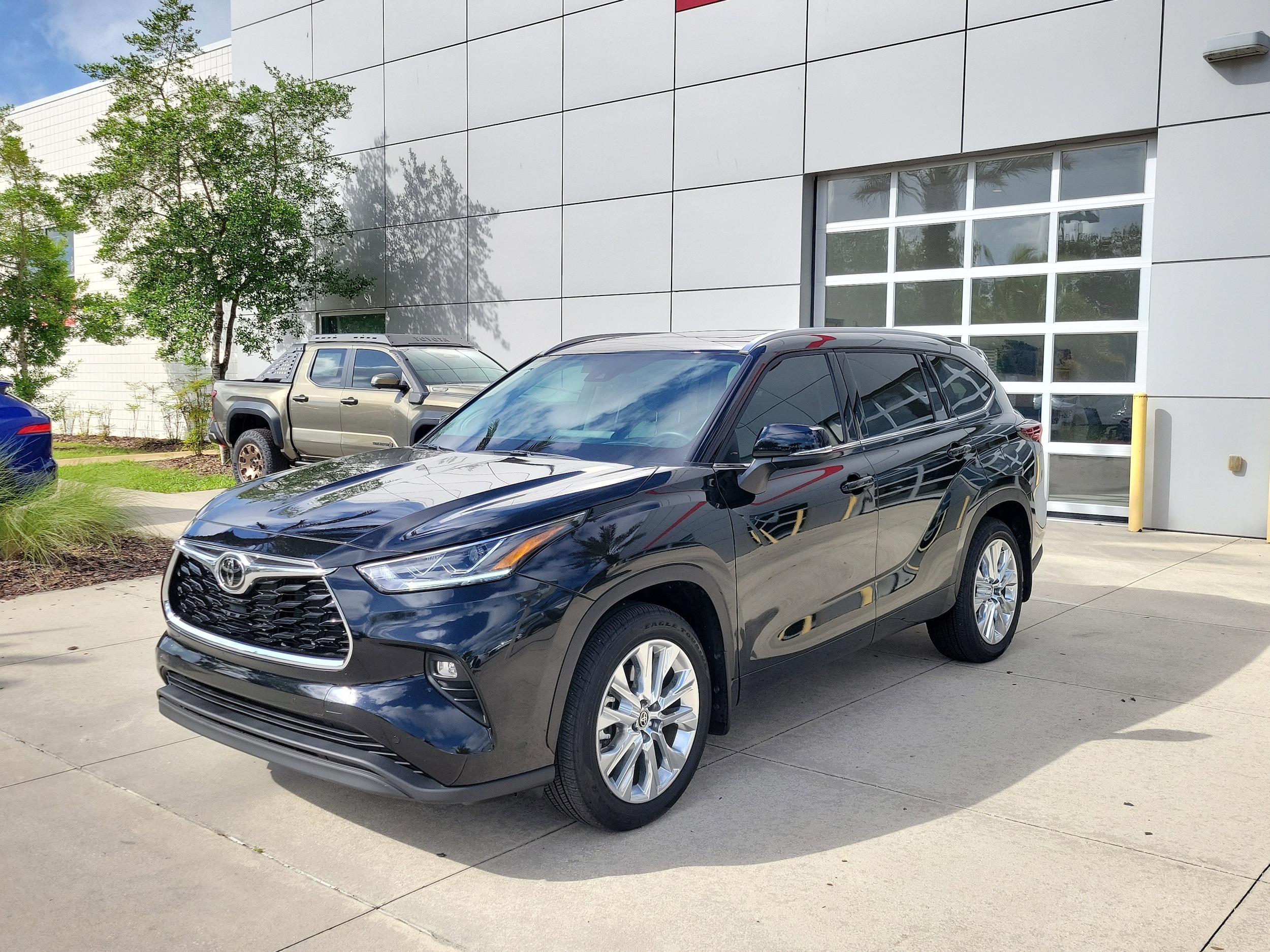 2026 Toyota Highlander Limited AWD's photo