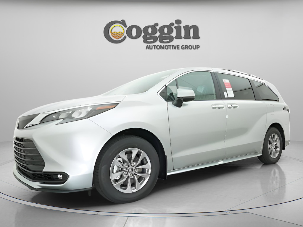 Used 2025 Toyota Sienna XLE 8 Passenger Van Passenger Van