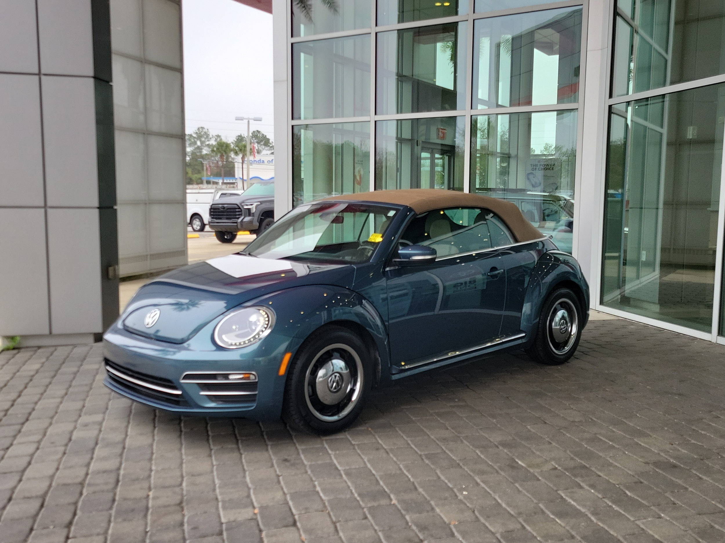 2018 Volkswagen Beetle Coast's photo