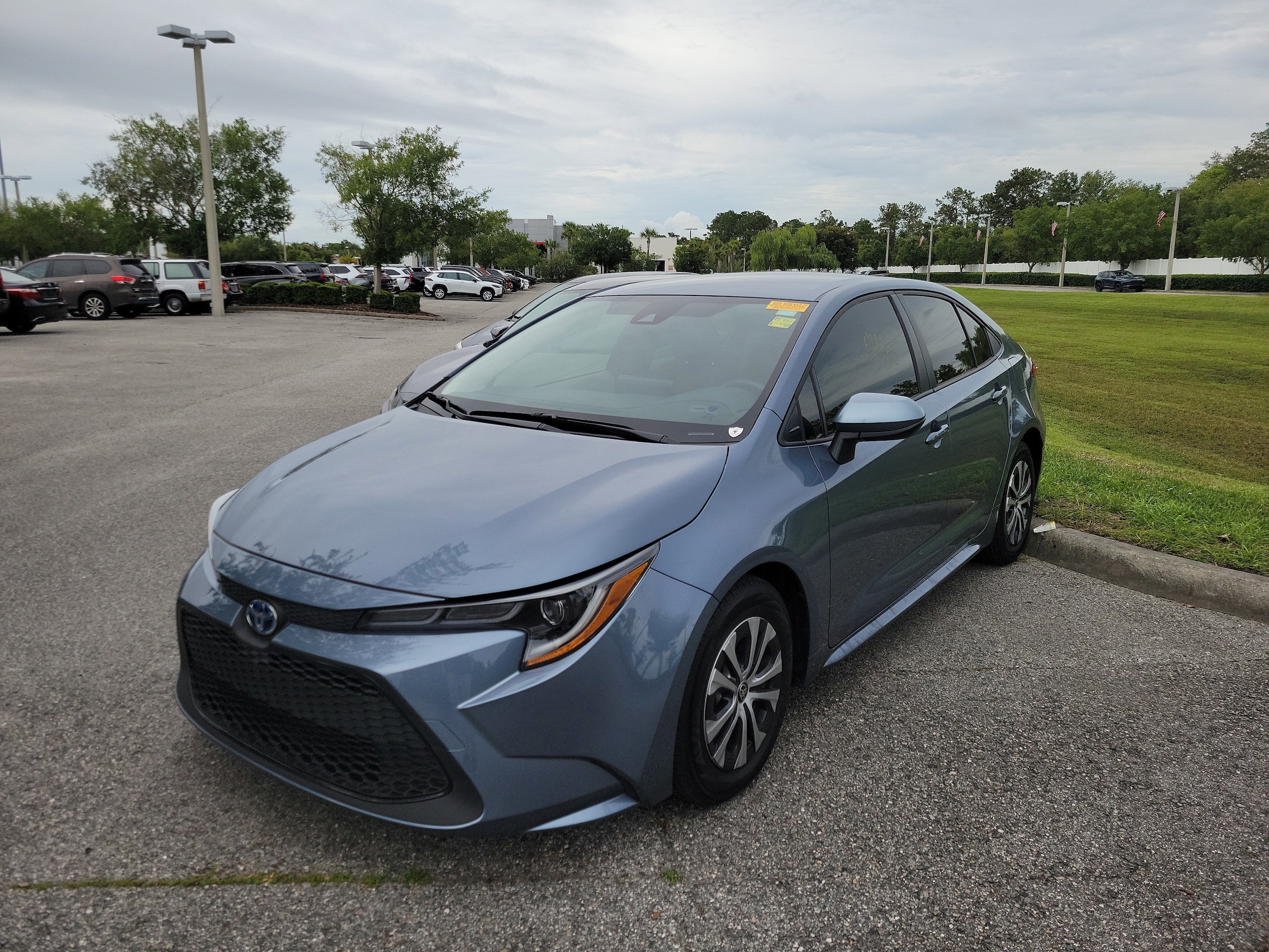 2022 Toyota Corolla LE Hybrid CVT's photo