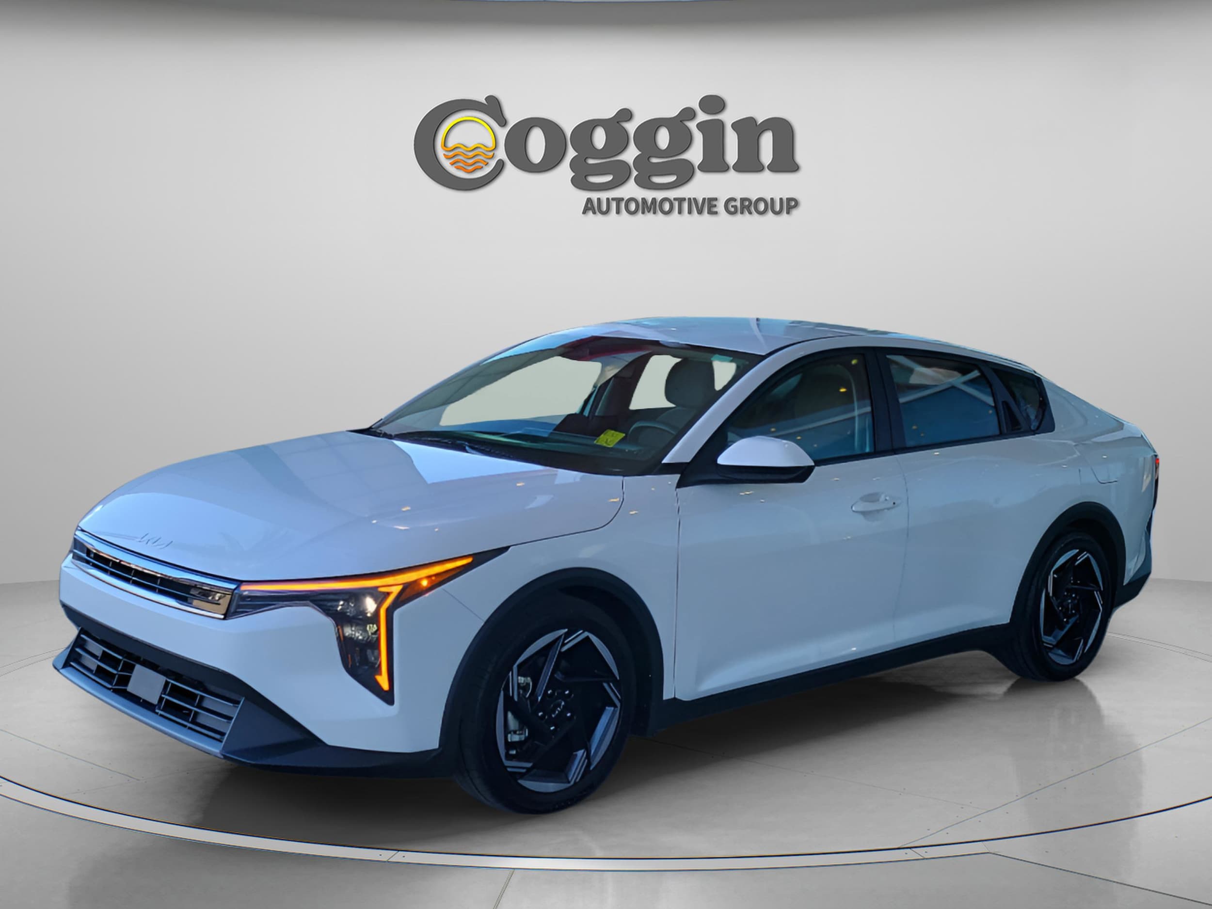 2025 Kia K4 EX's photo