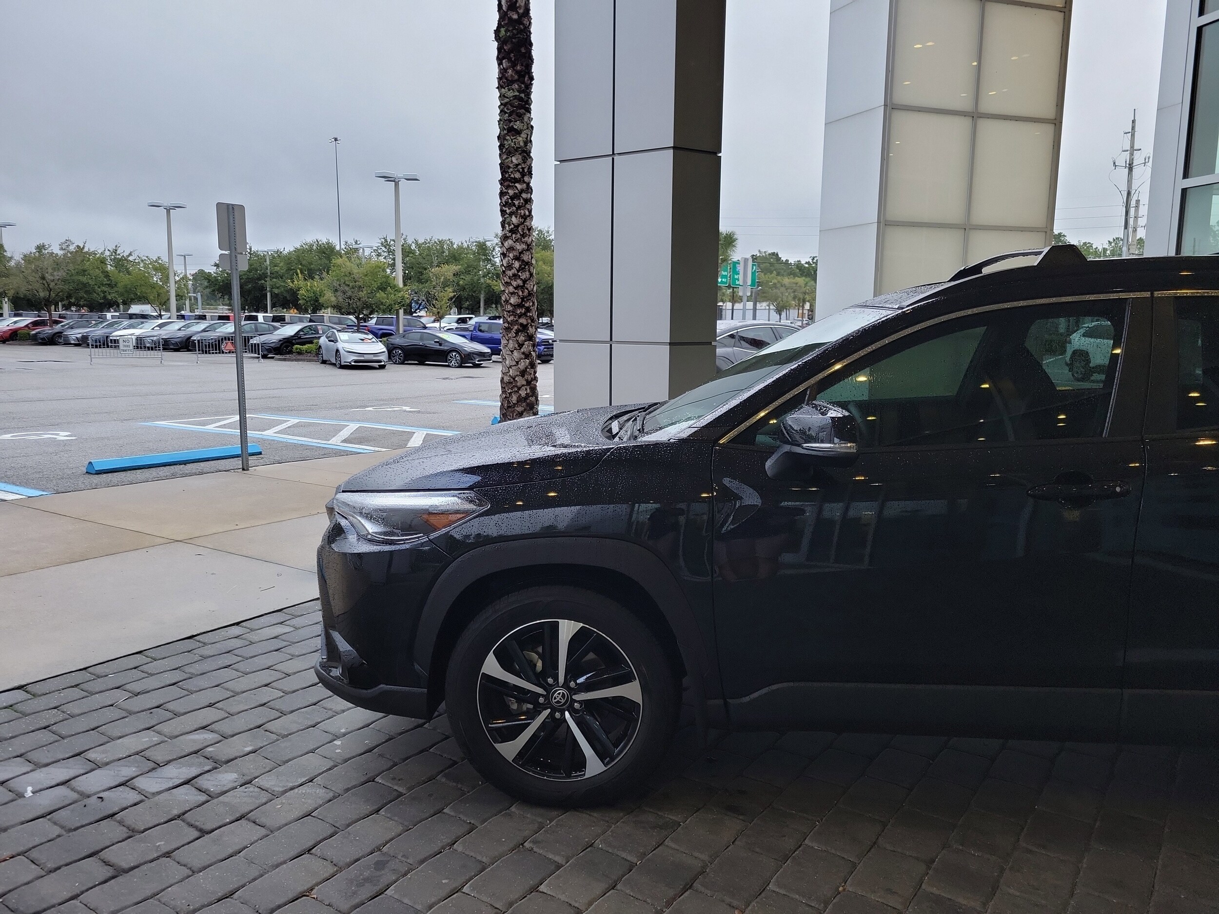 2025 Toyota Corolla Hybrid XSE photo 2
