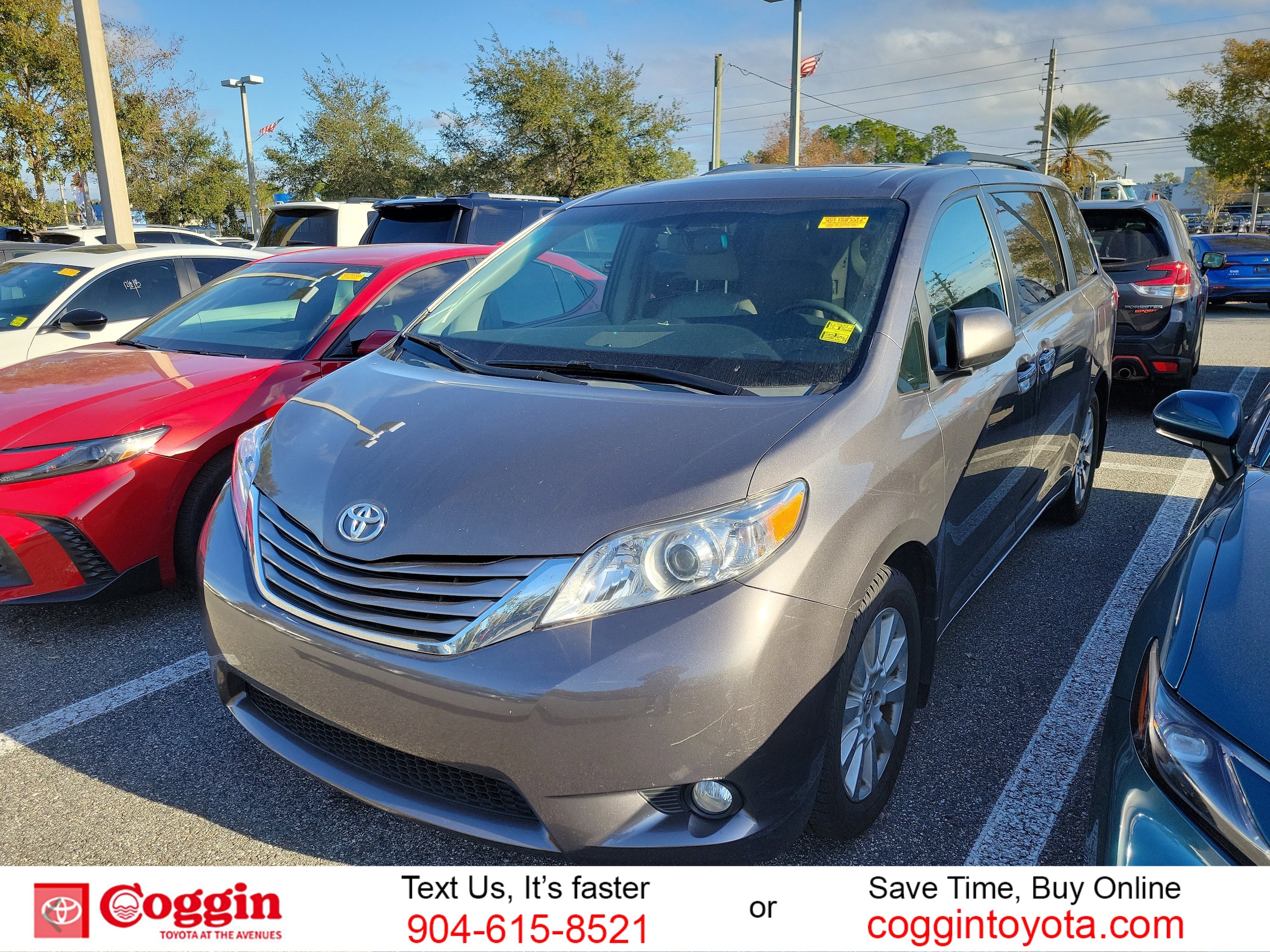2015 Toyota Sienna XLE's photo
