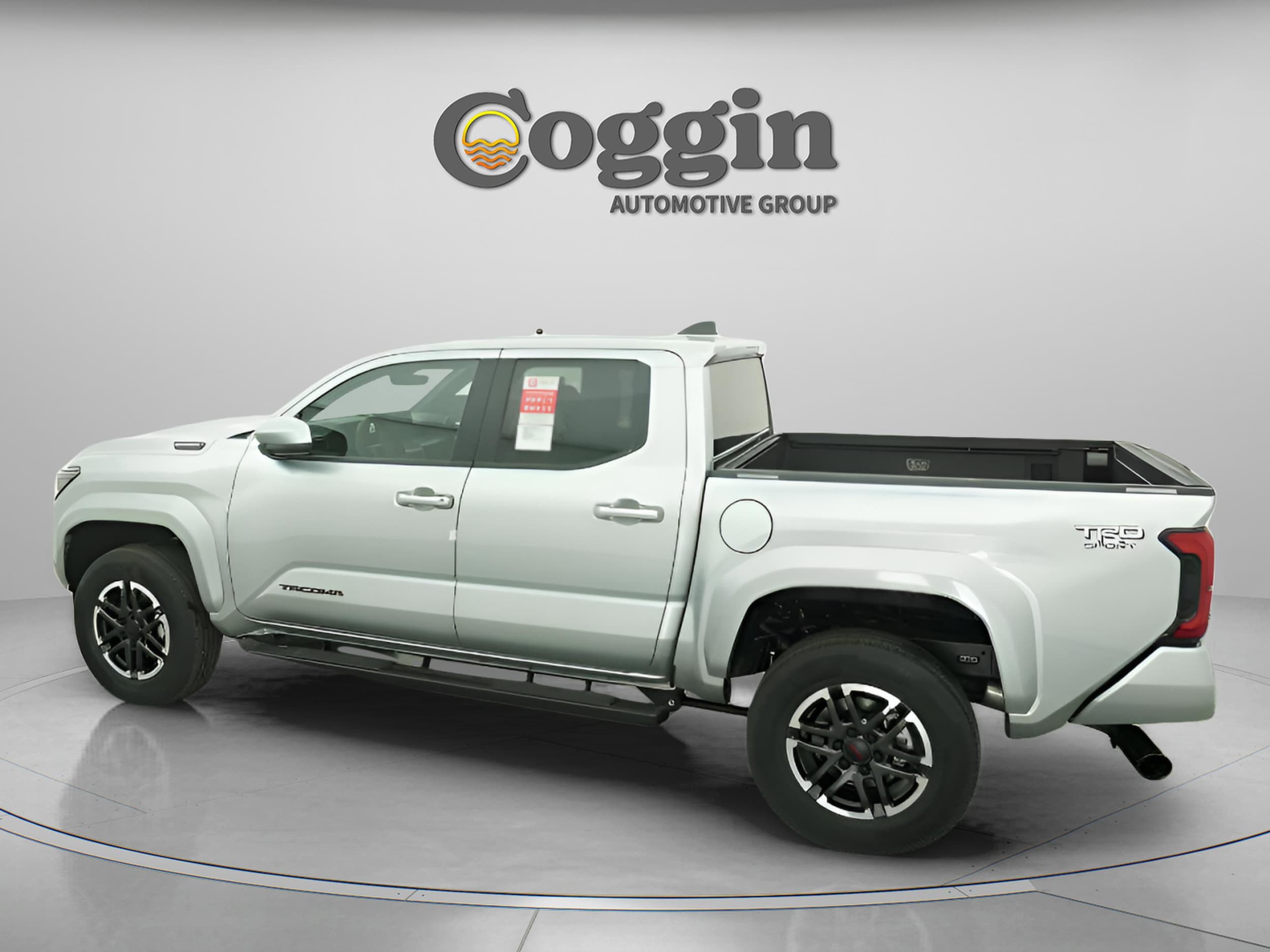 2025 Toyota Tacoma TRD Sport - Photo 9