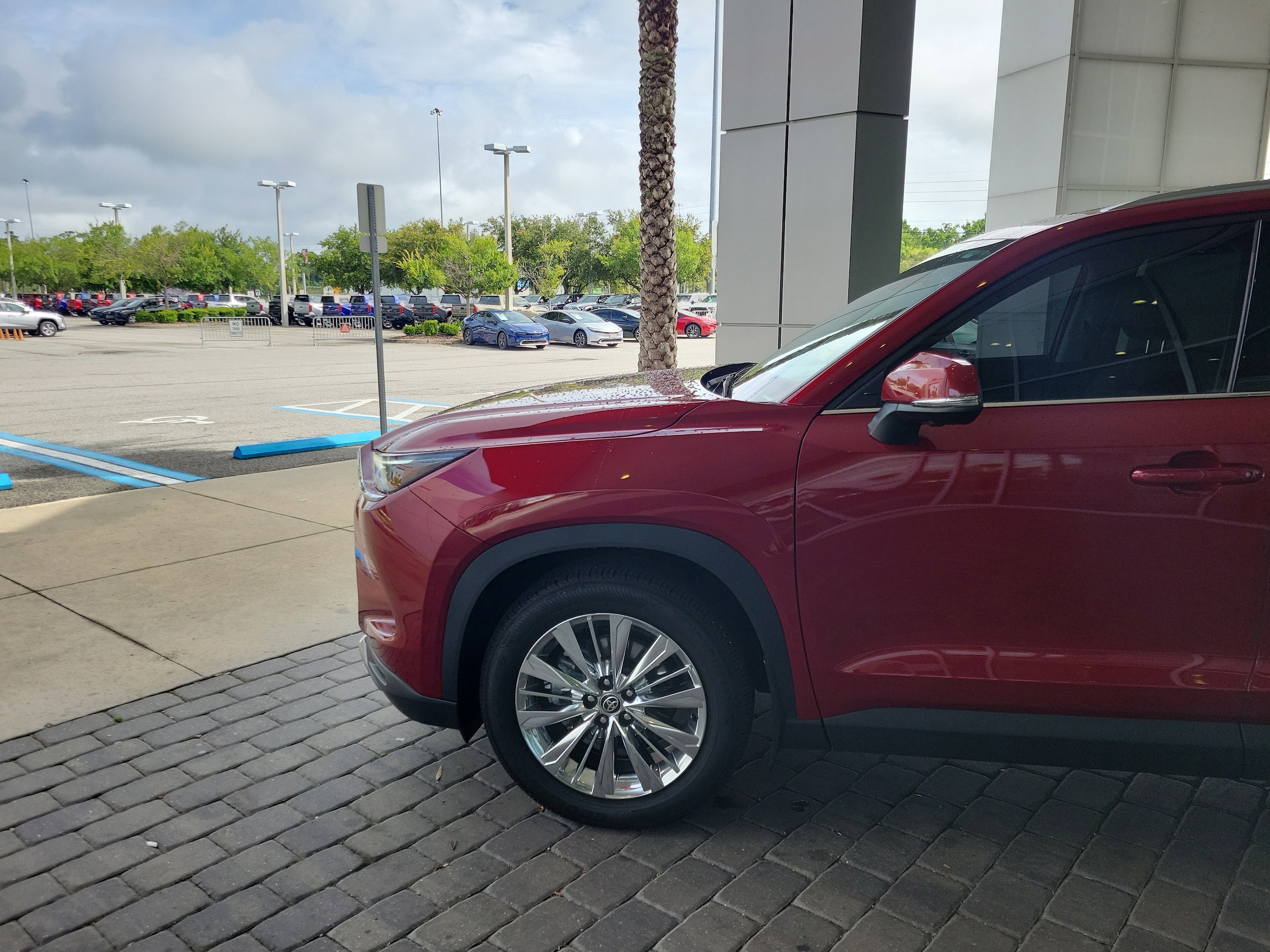 Certified 2024 Toyota Grand Highlander Platinum with VIN 5TDAAAB54RS020231 for sale in Jacksonville, FL