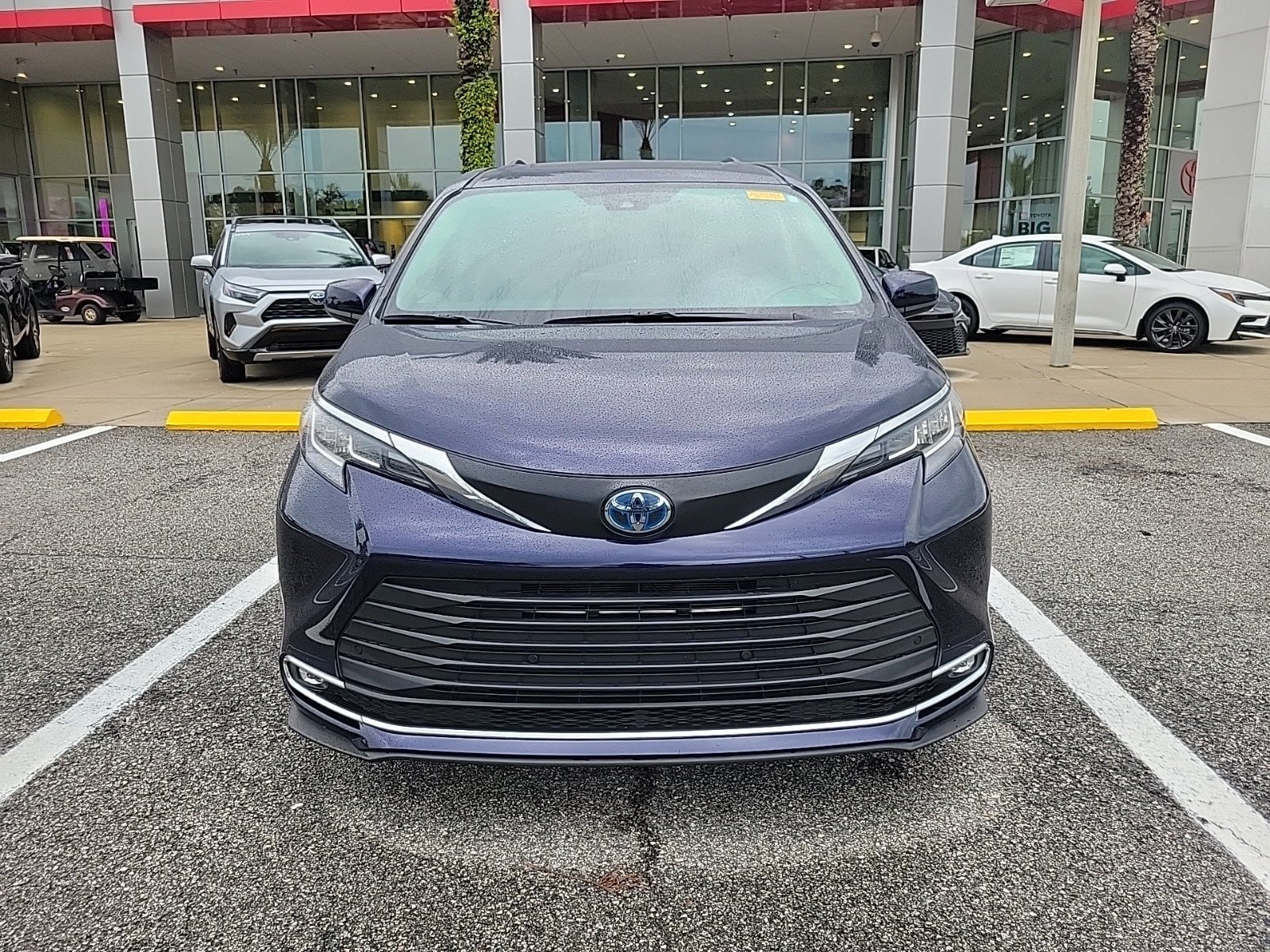 Used 2022 Toyota Sienna XLE with VIN 5TDJSKFC9NS062125 for sale in Jacksonville, FL