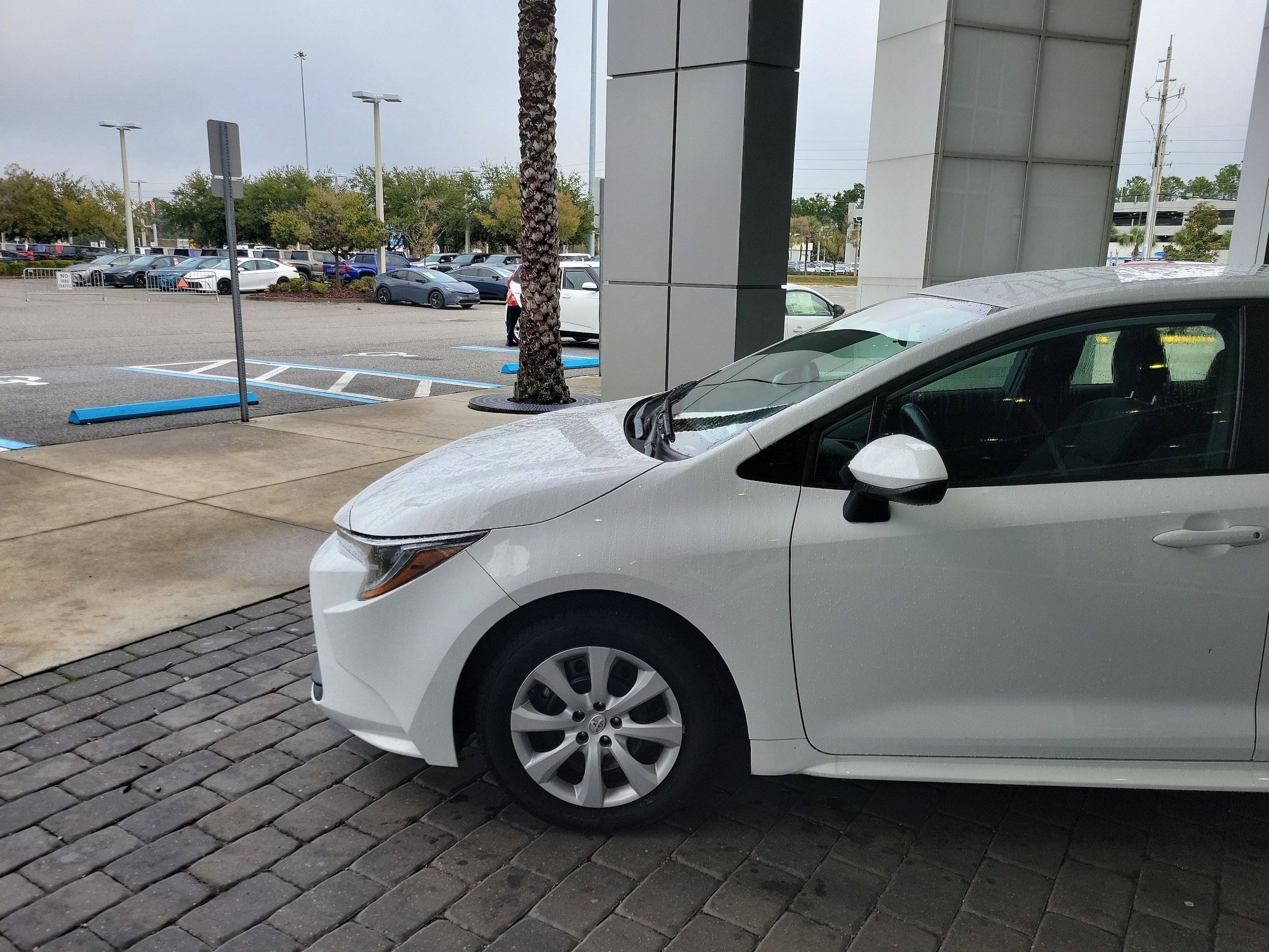 Used 2024 Toyota Corolla LE with VIN 5YFB4MDE4RP088967 for sale in Kansas City