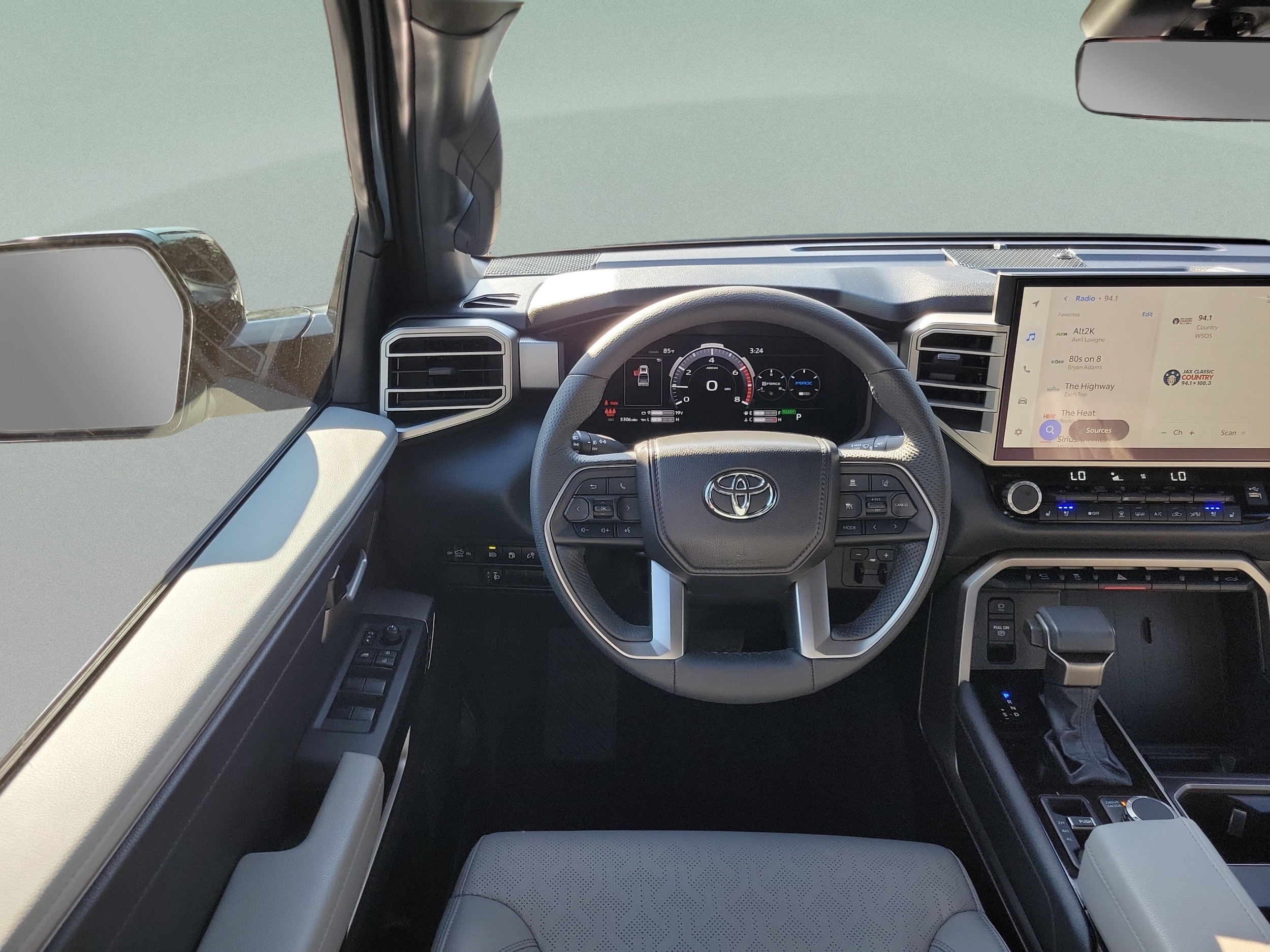 2025 Toyota Tundra Limited - Photo 22