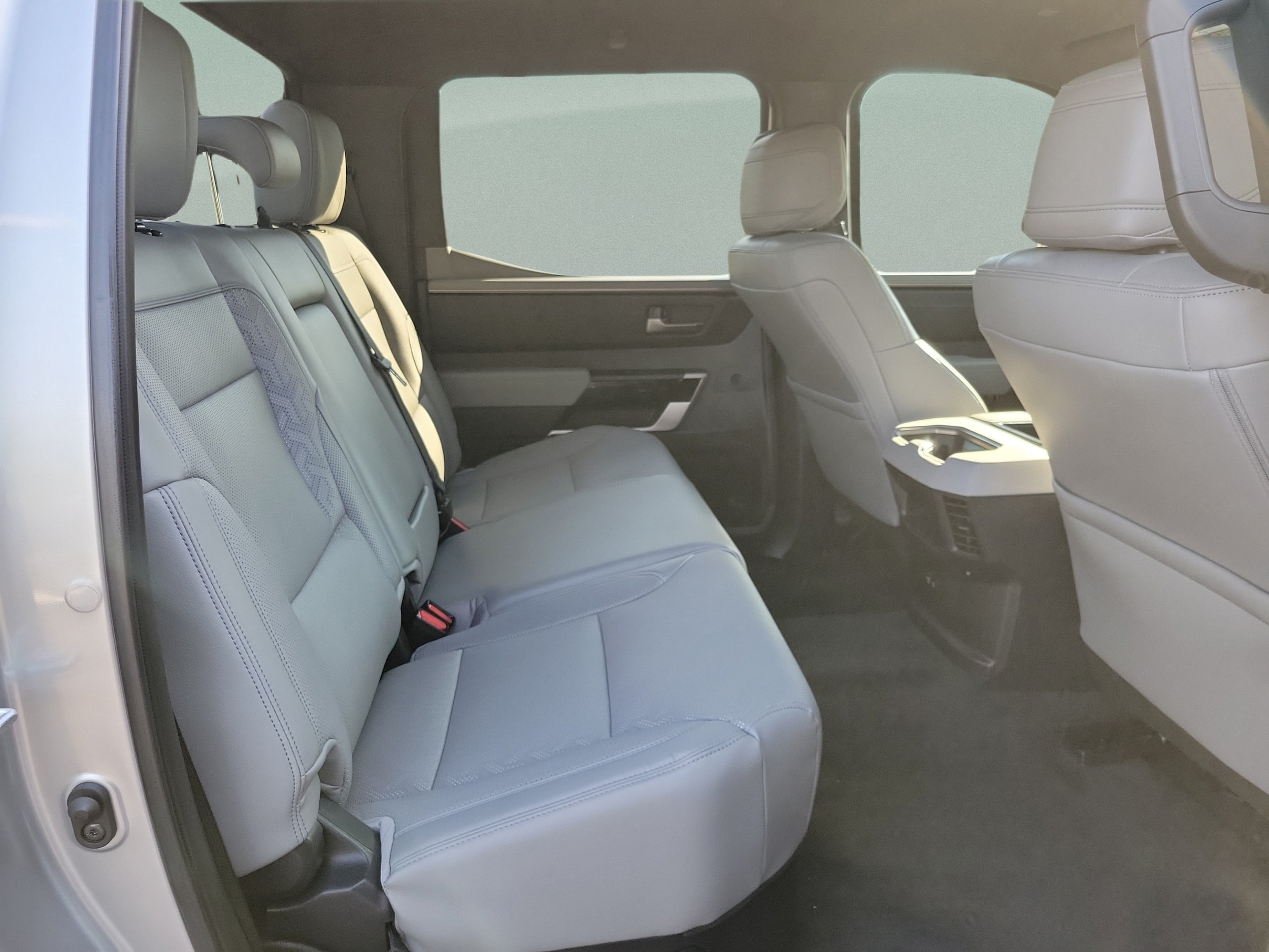 2025 Toyota Tundra Limited - Photo 28