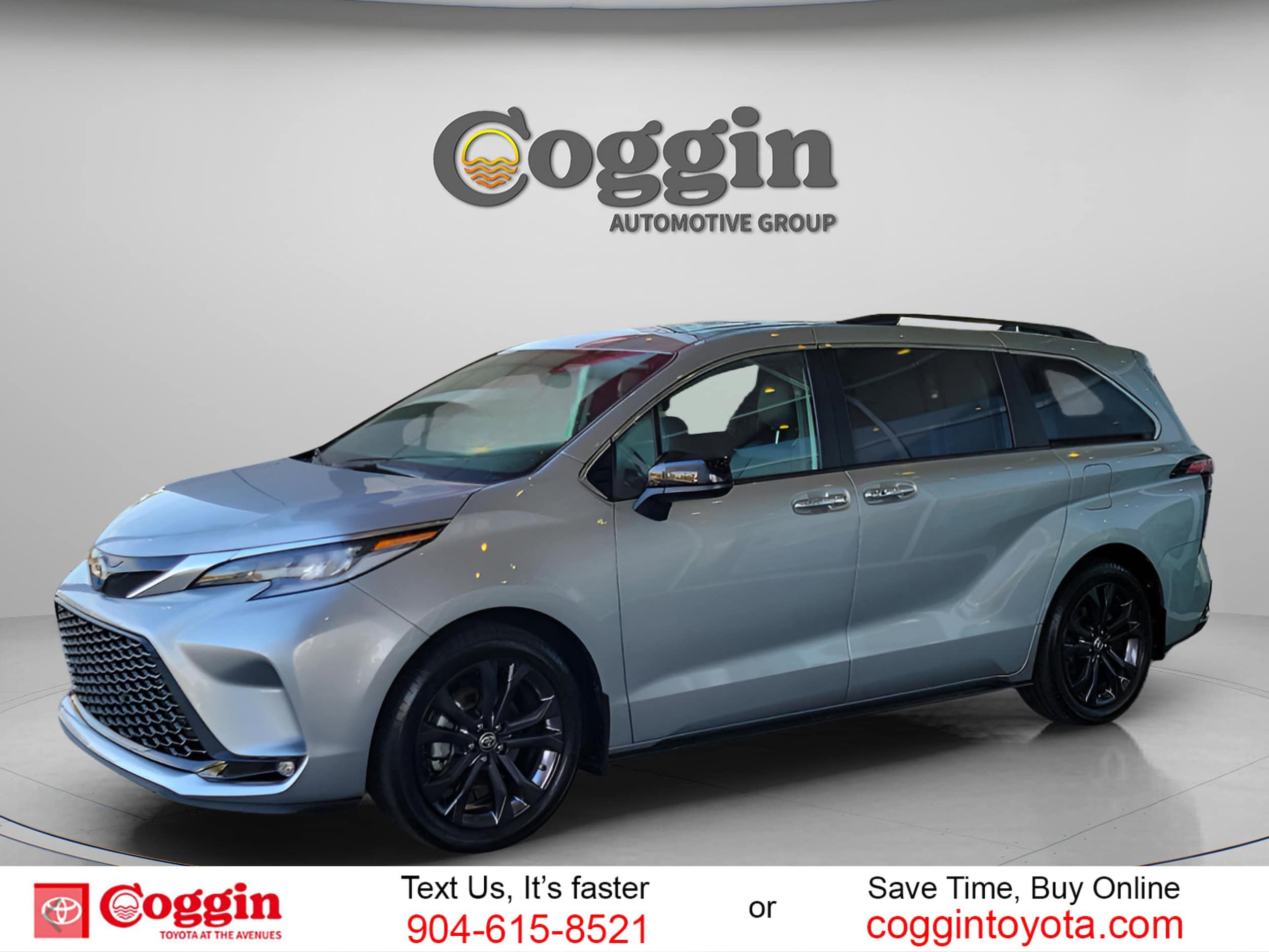 2024 Toyota Sienna XSE's photo