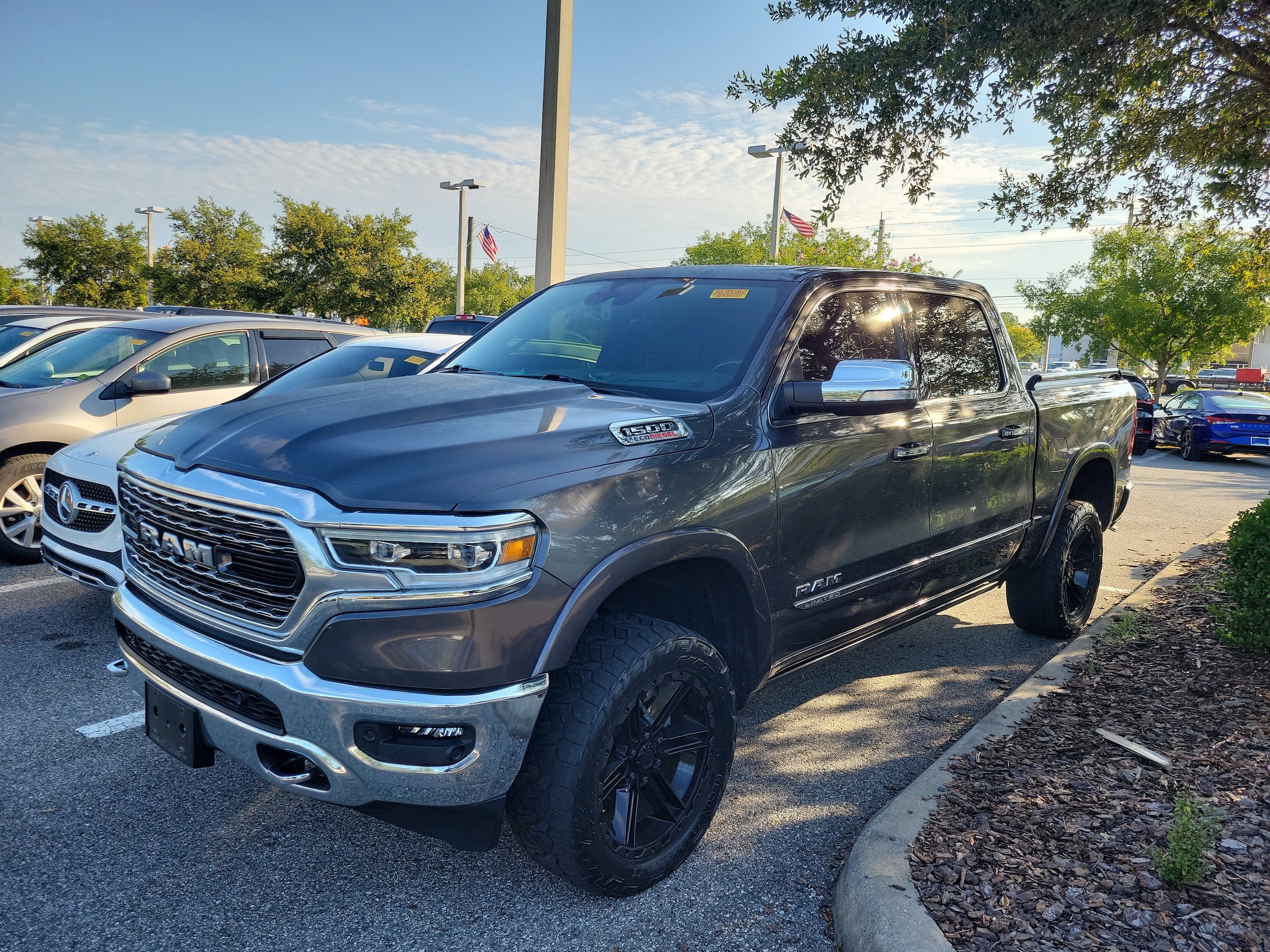 2022 RAM 1500 Limited 4x4 Crew Cab 5'7's photo