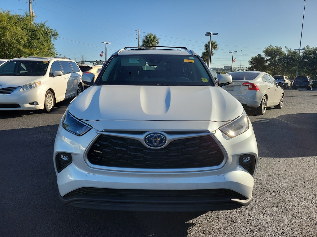 Used 2022 Toyota Highlander Hybrid XLE SUV