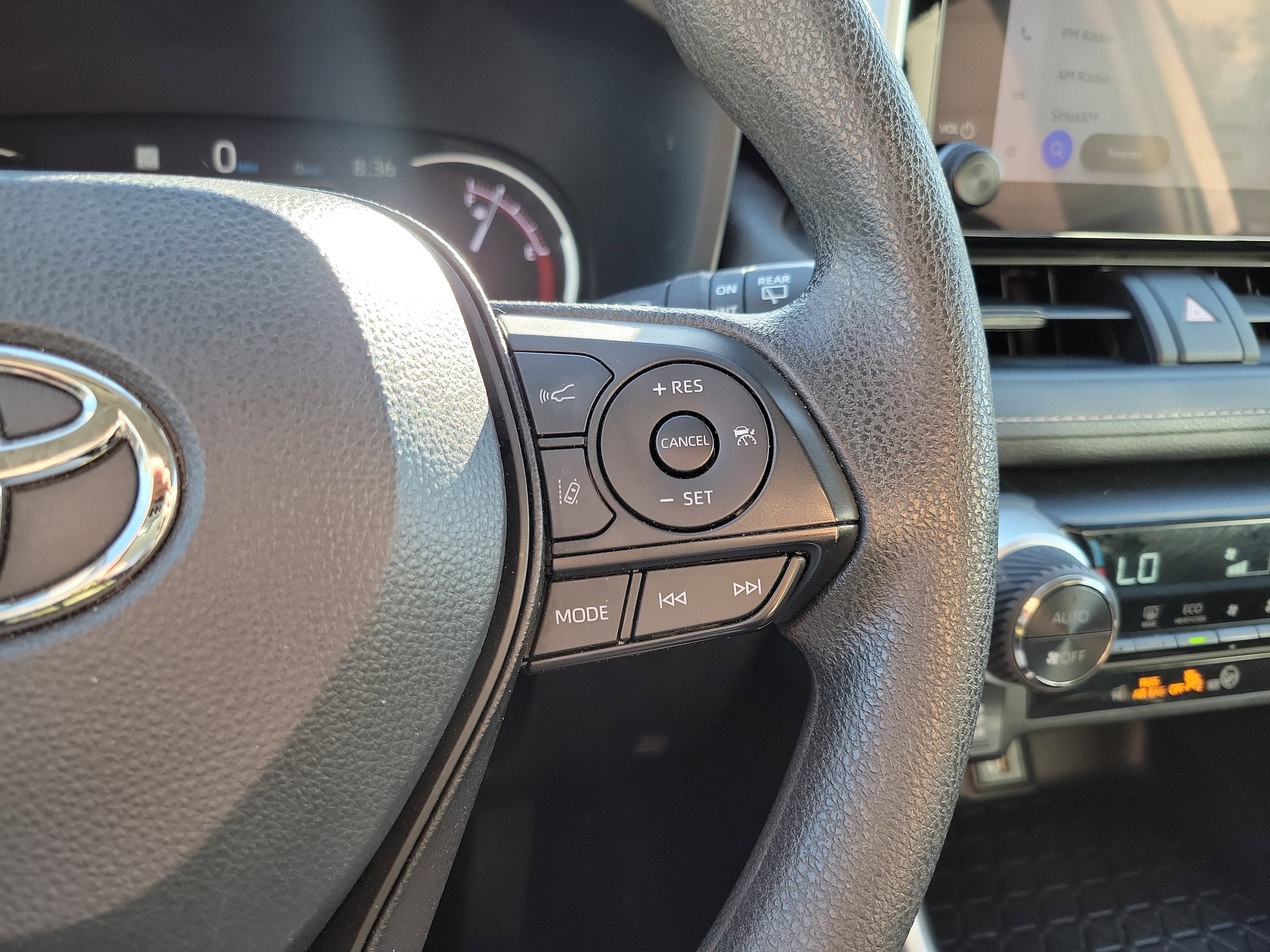 2024 Toyota RAV4 XLE - Photo 22