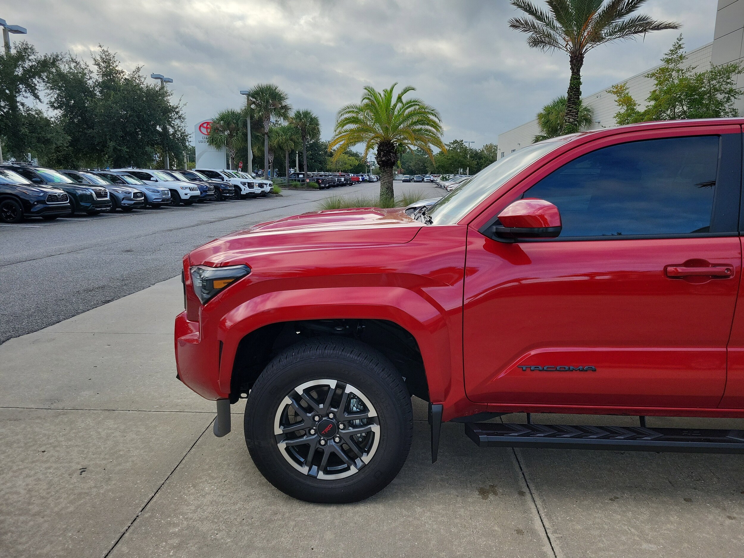 2025 Toyota Tacoma Double Cab 4x4 photo 2
