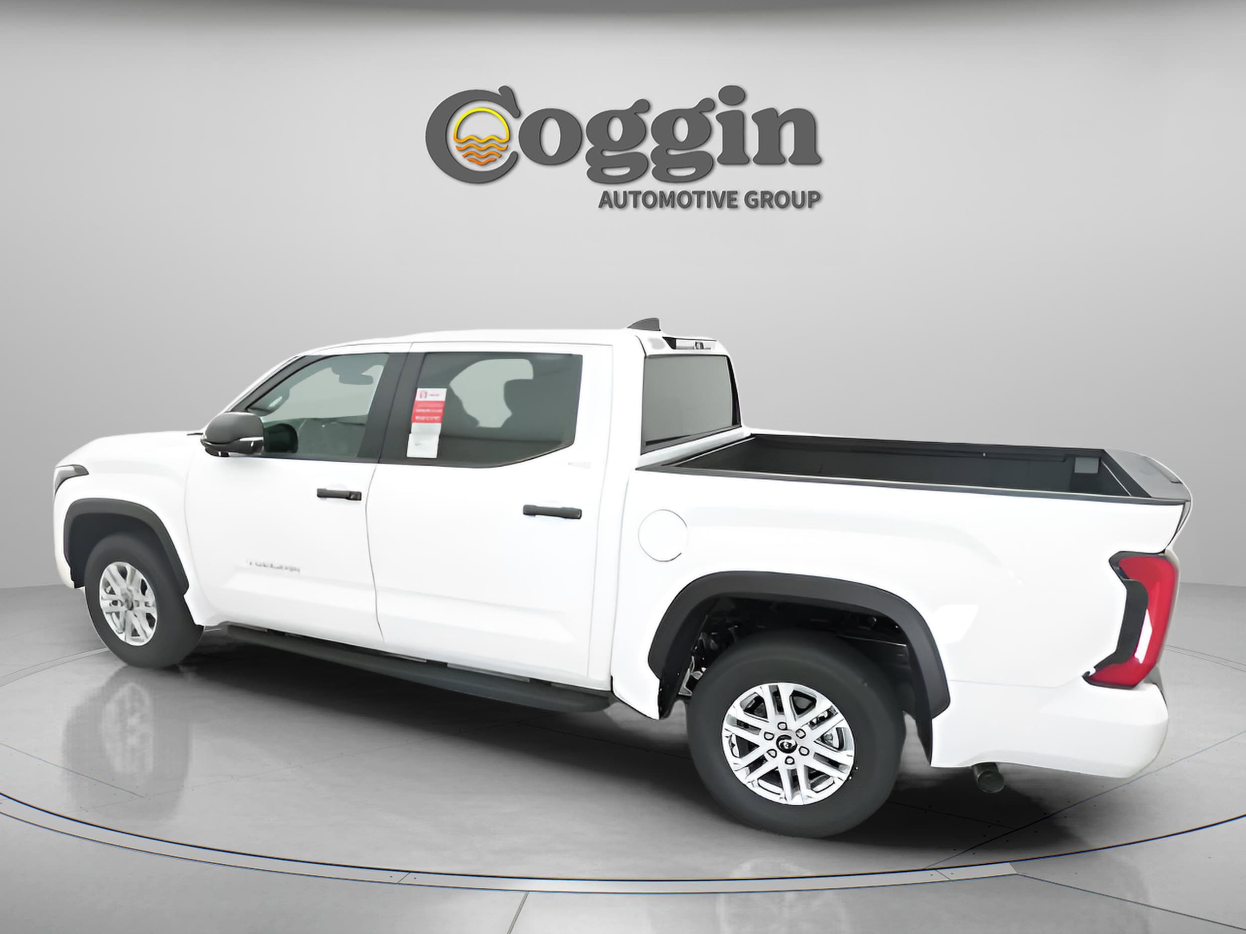 2026 Toyota Tundra SR5 - Photo 8