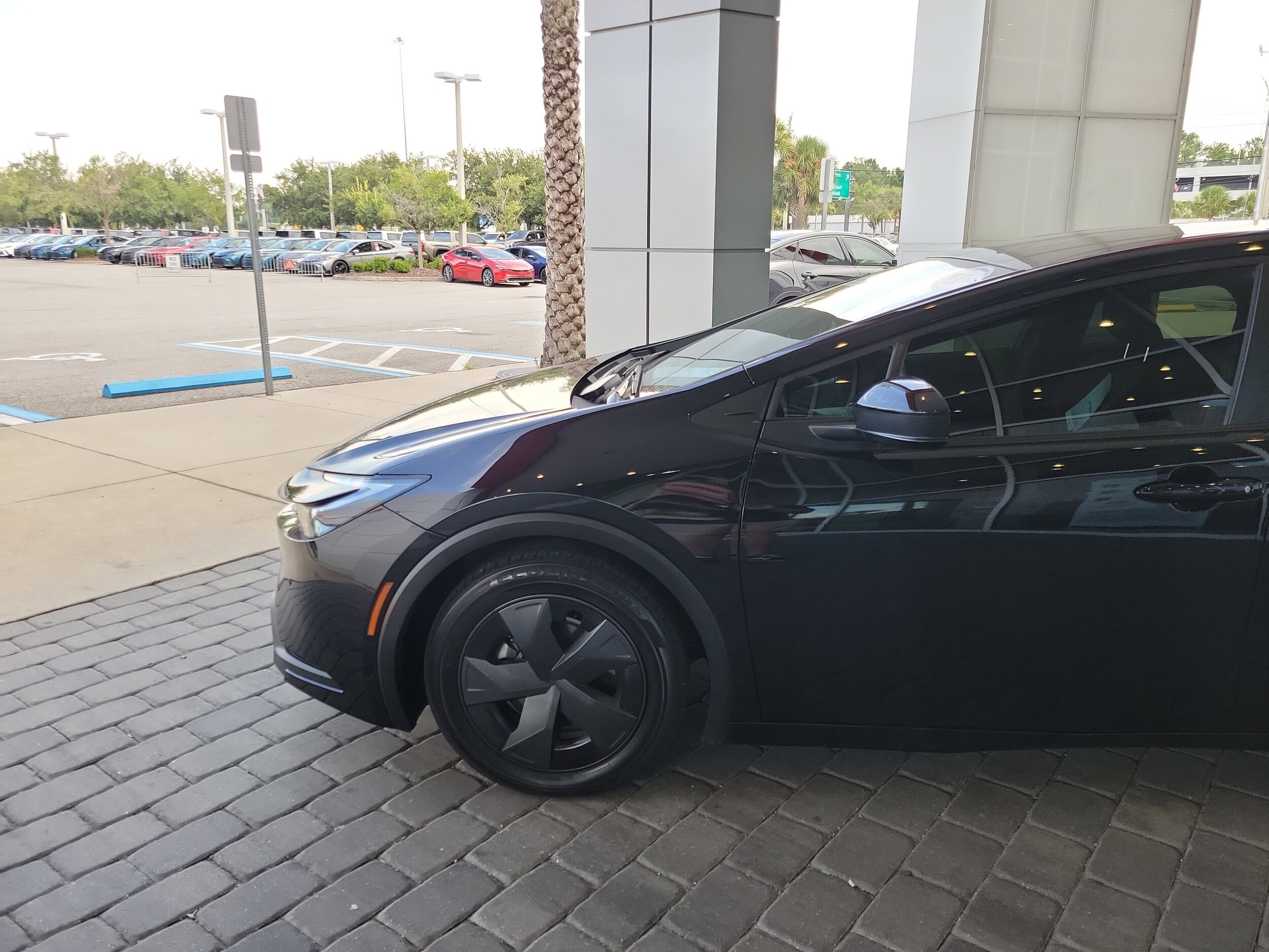 2024 Toyota Prius Prime photo 2