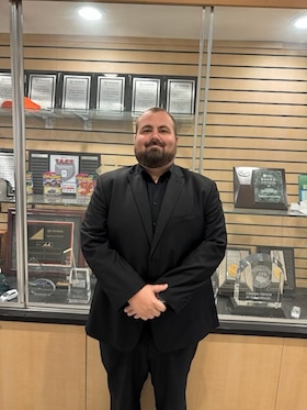 Staff member Derek Jones from ID_013ef84b01e9