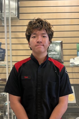 Staff member Sean Kim from ID_ecd7cfea6e5f