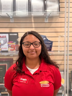 Staff member Jasmine Arias from ID_463506879121