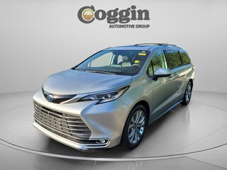 2023 Toyota Sienna Platinum 7 Passenger Van Passenger Van