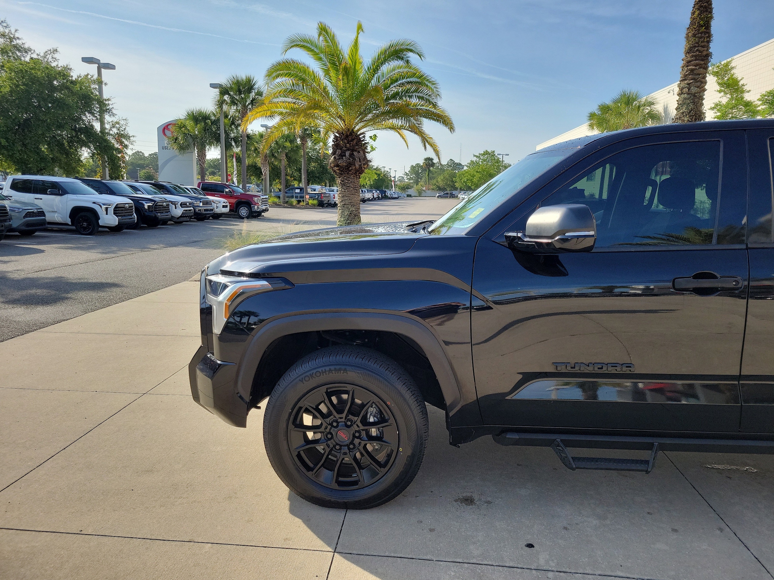 Used 2022 Toyota Tundra SR5 with VIN 5TFLA5DB8NX043339 for sale in Jacksonville, FL