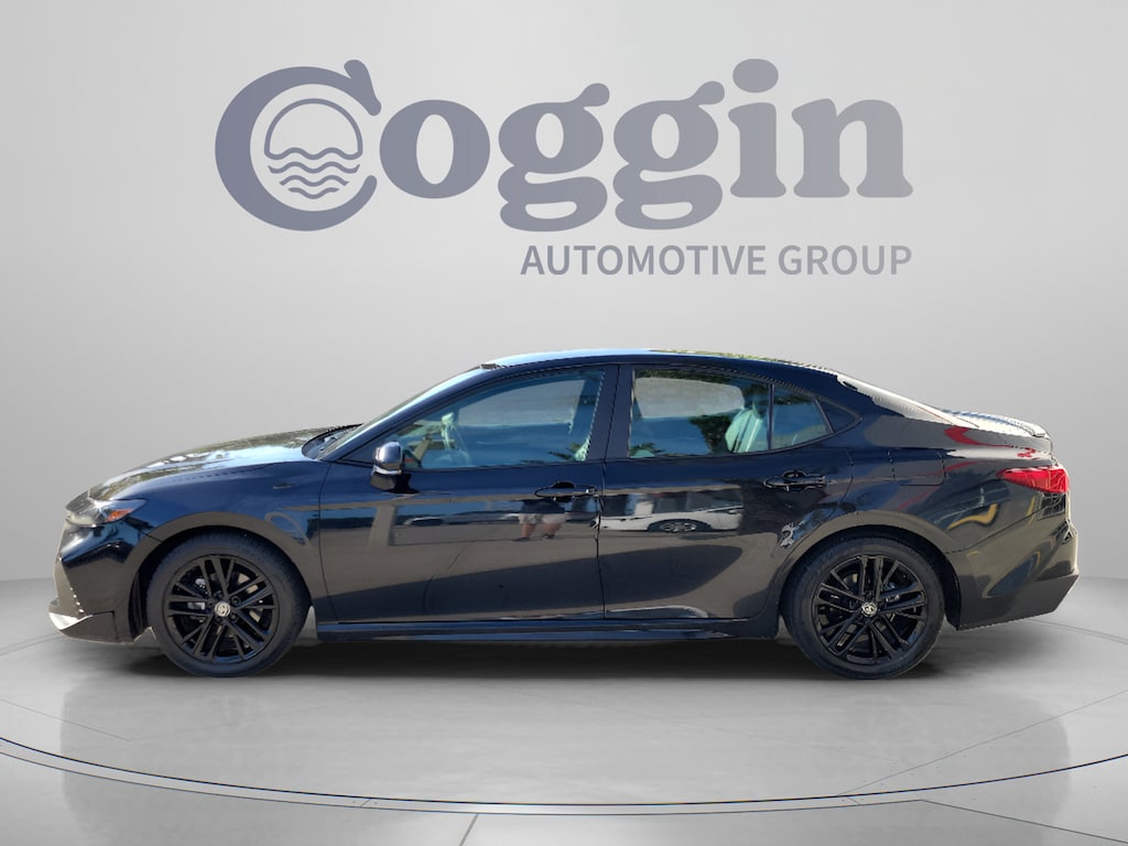 Used 2025 Toyota Camry SE Sedan