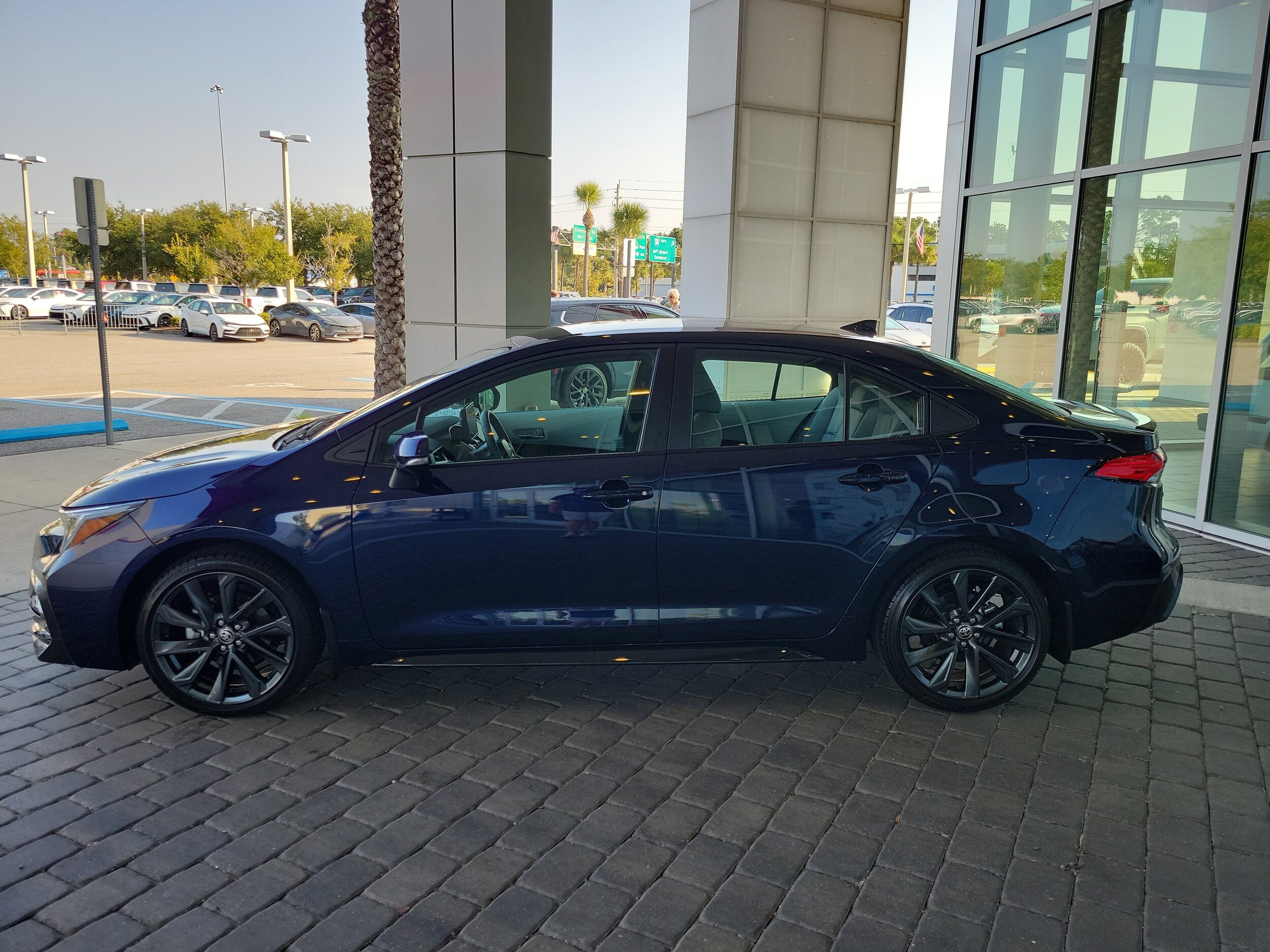 2025 Toyota Corolla SE photo 2