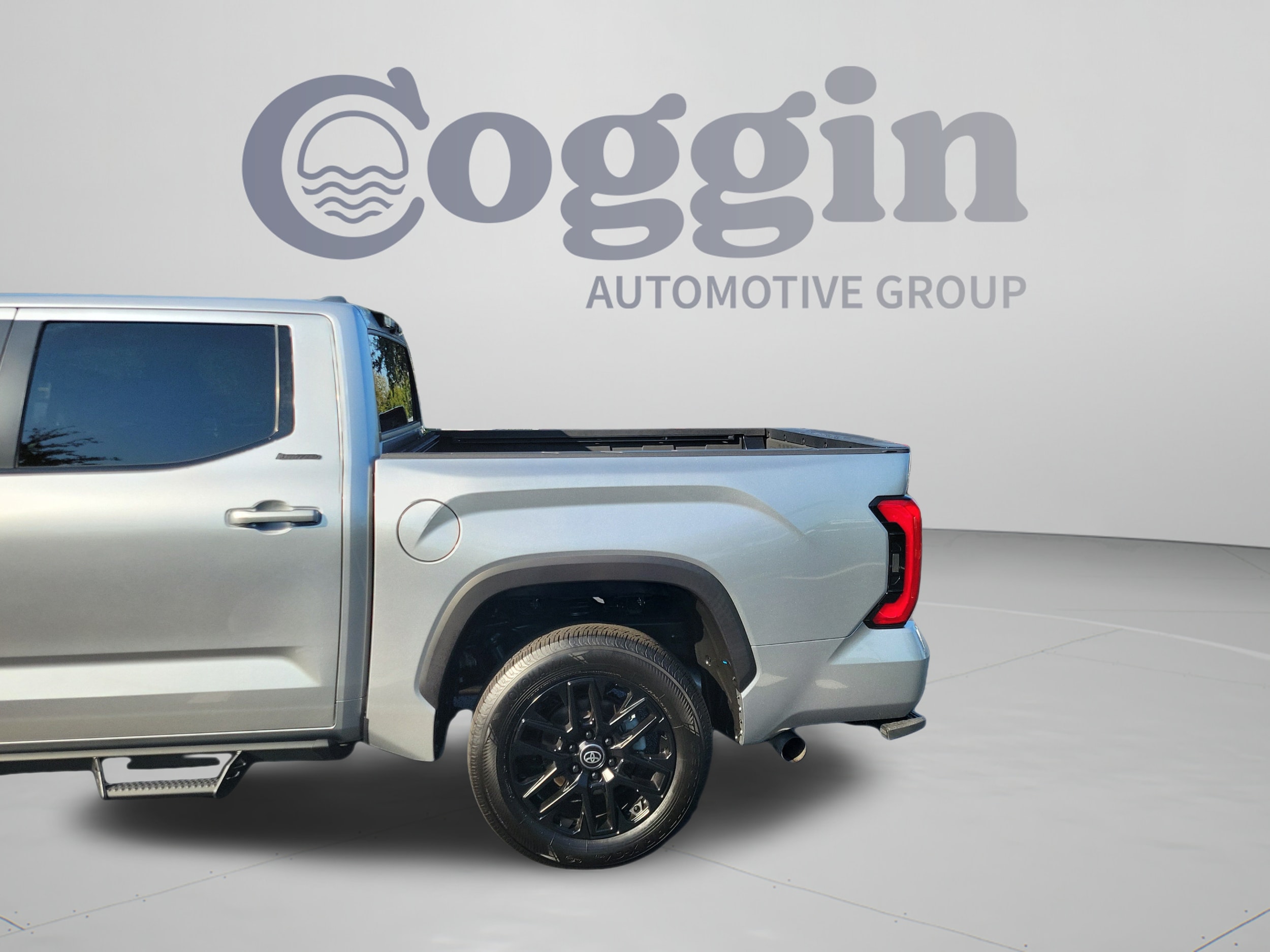 2025 Toyota Tundra Limited - Photo 33