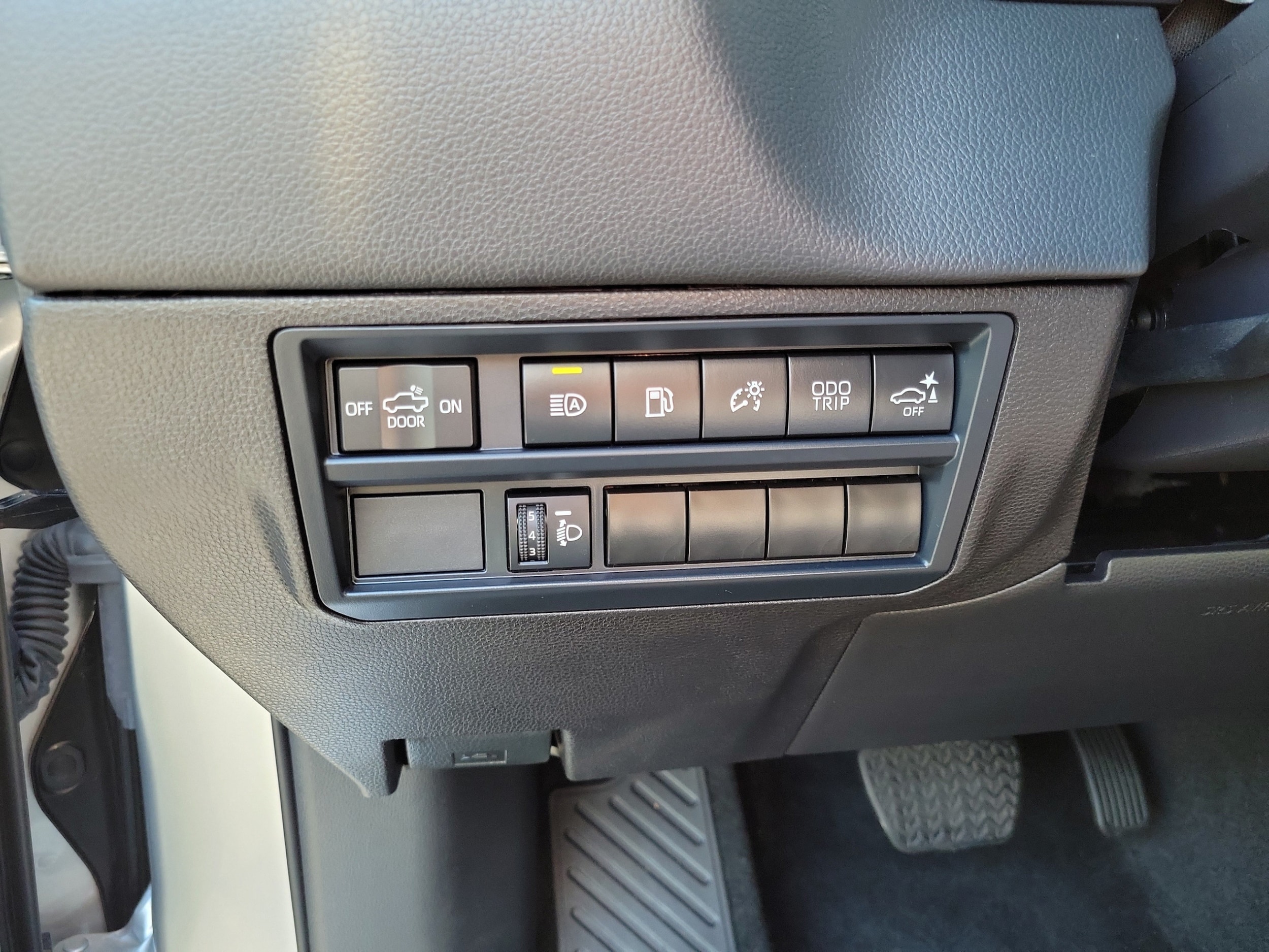 2025 Toyota Tundra Limited - Photo 12