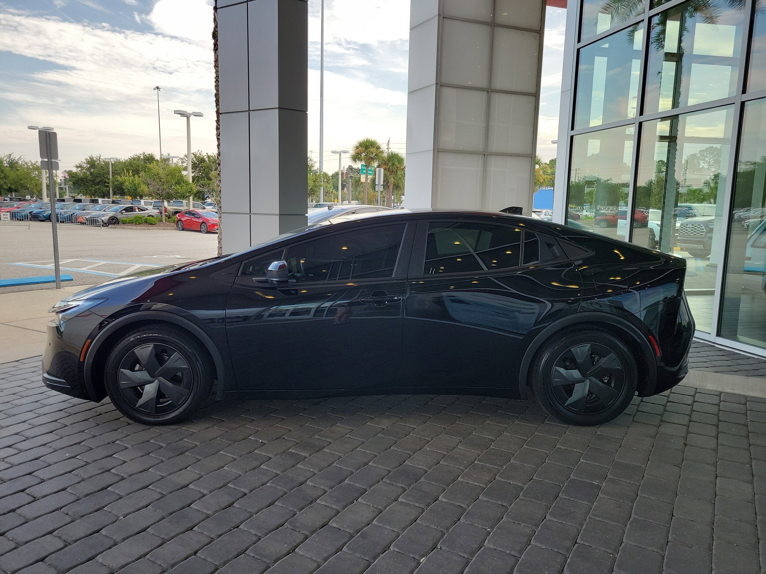 2024 Toyota Prius Prime photo 3