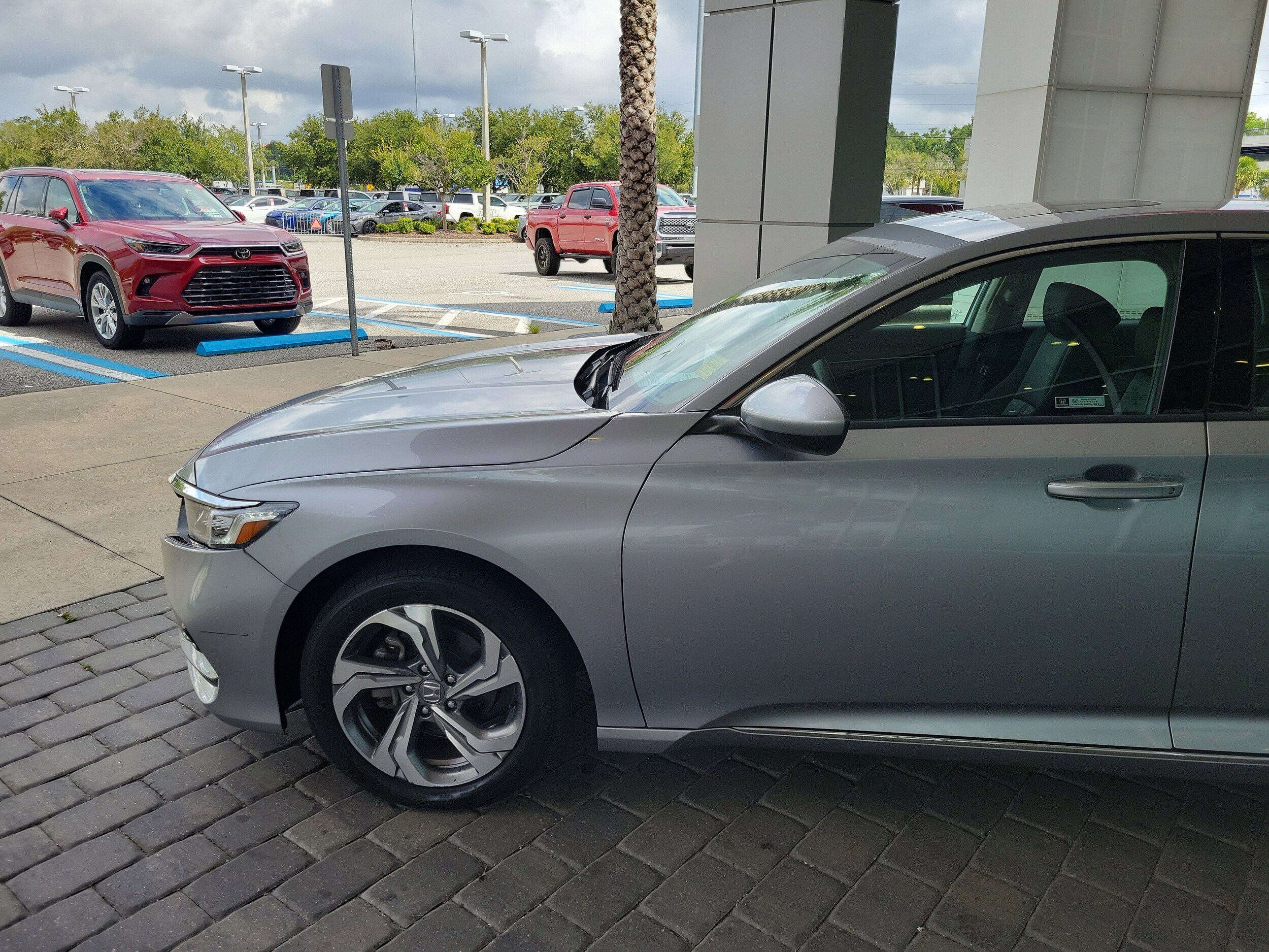 2020 Honda Accord EX 1.5T photo 2