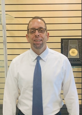 Staff member Jim Miller from ID_013ef84b01e9