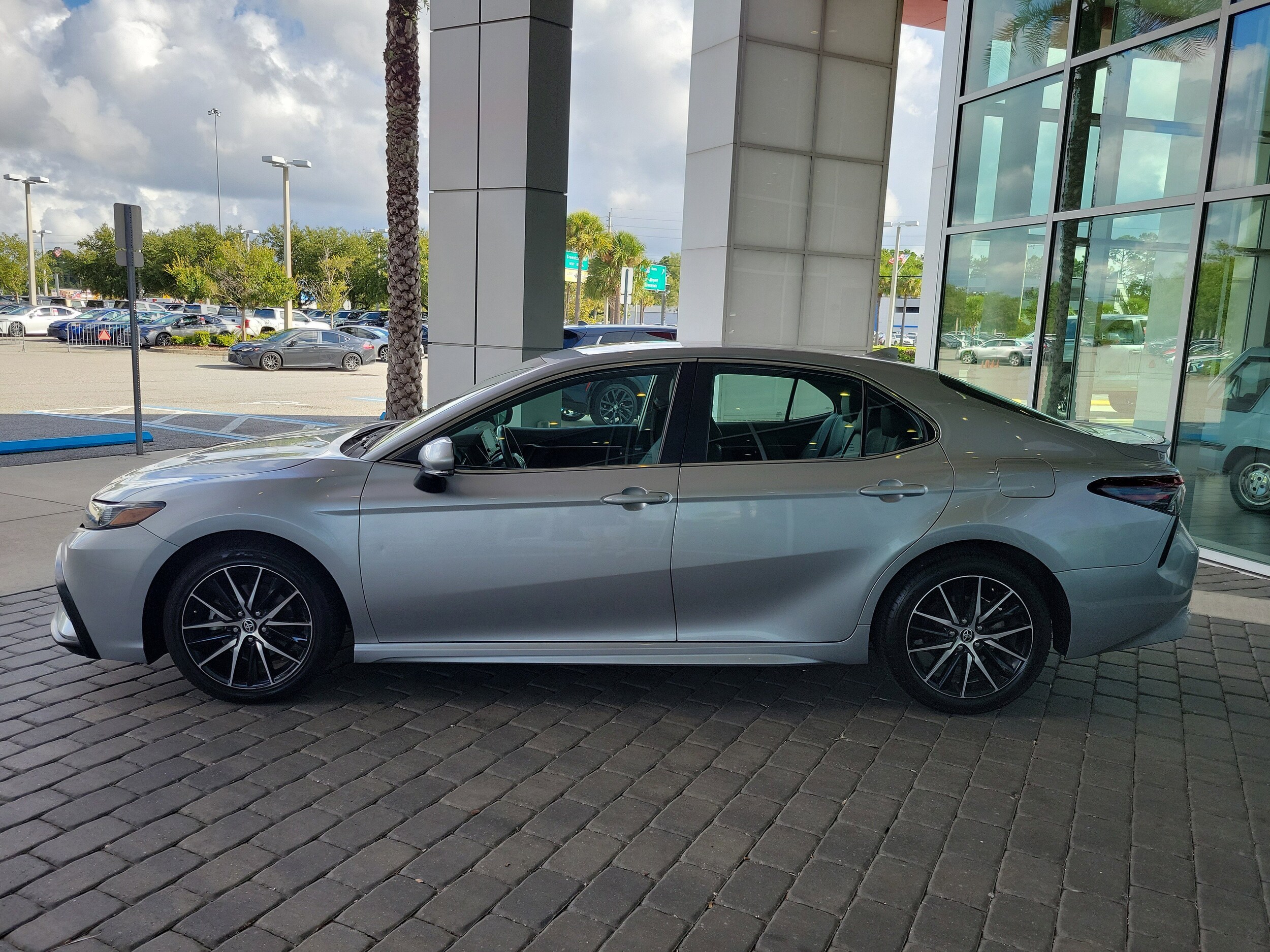 2024 Toyota Camry LE photo 3