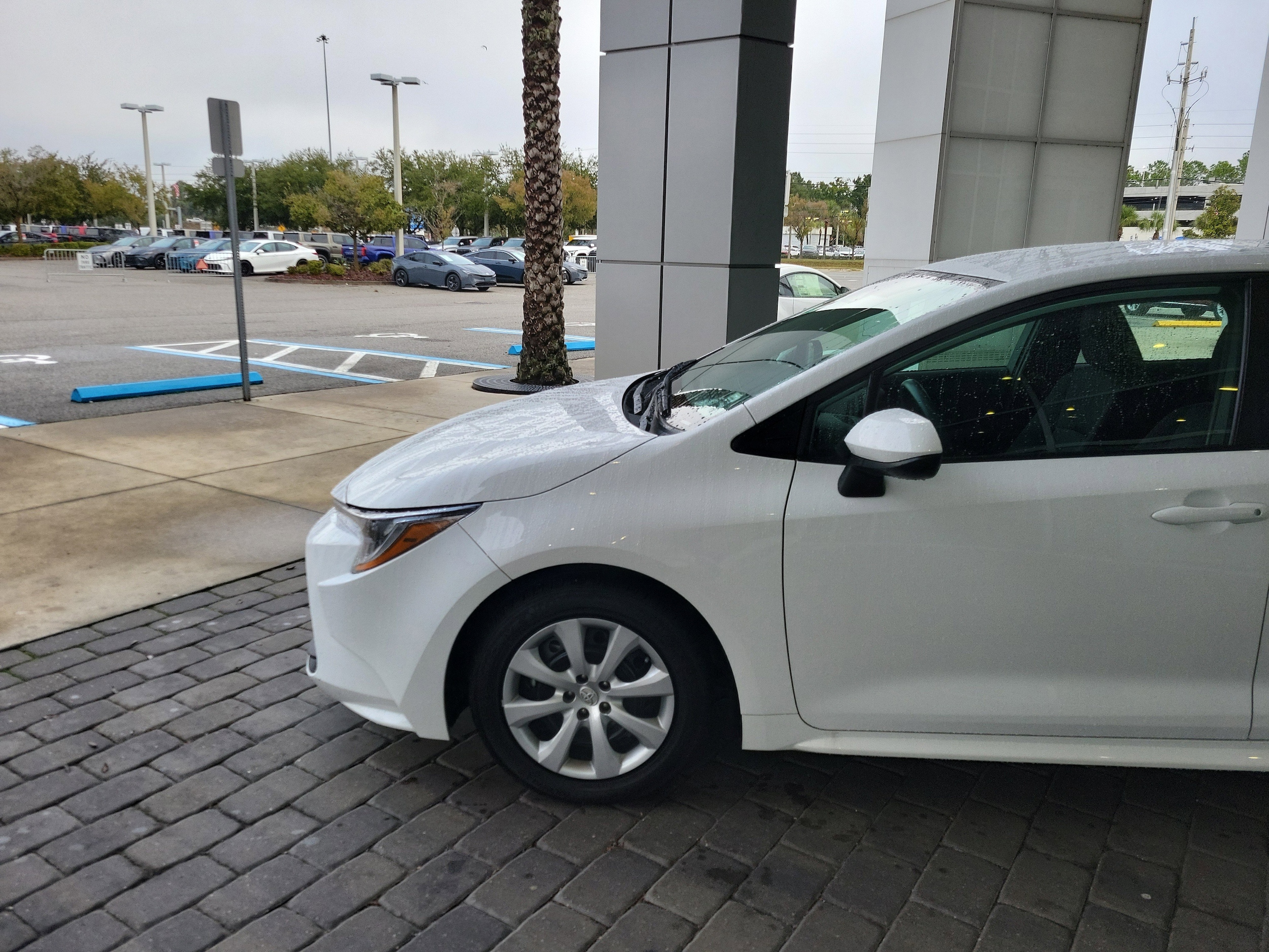 Used 2024 Toyota Corolla LE with VIN 5YFB4MDE8RP099504 for sale in Kansas City