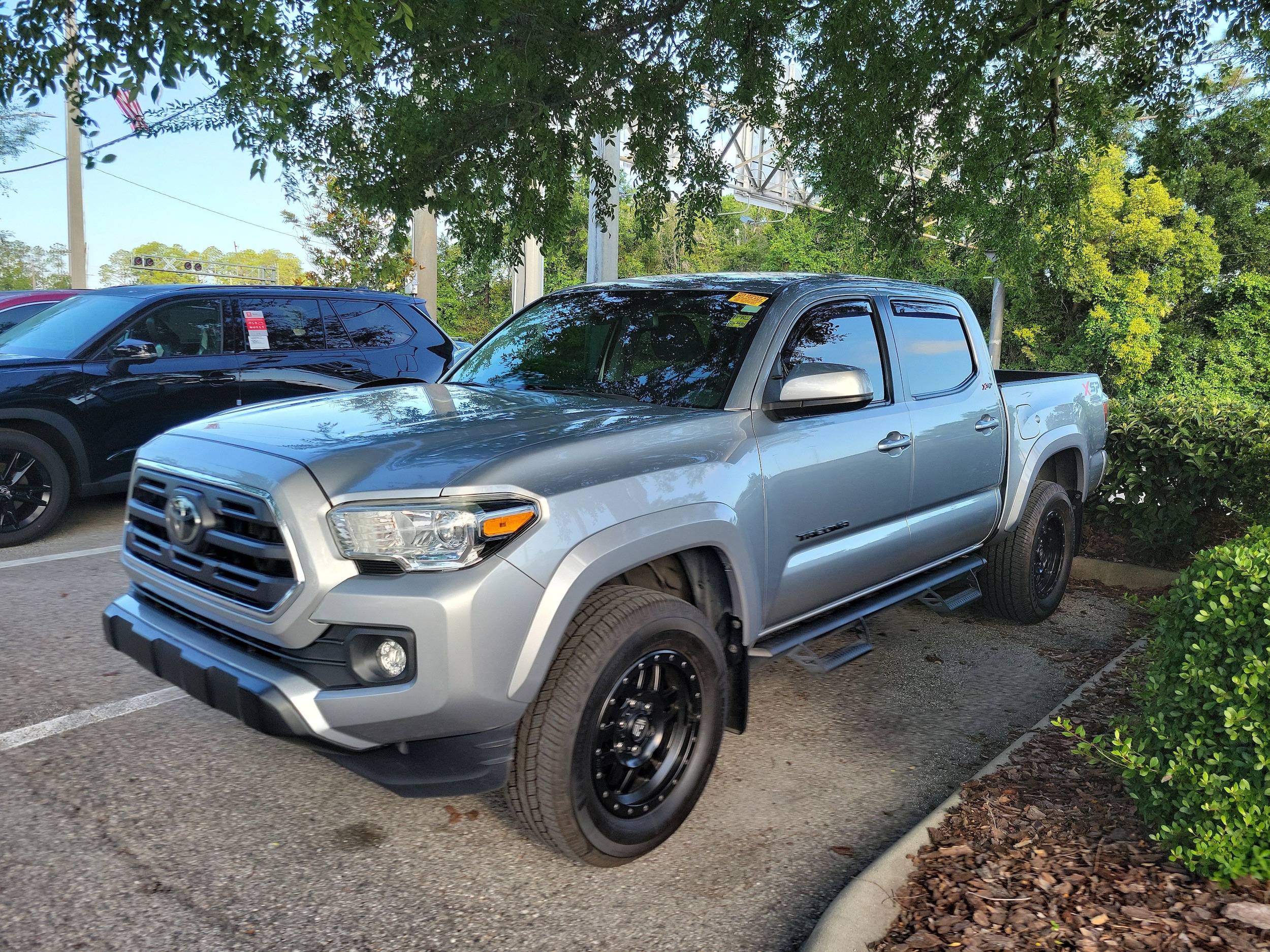 2019 Toyota Tacoma SR5 Double Cab 2WD V6 Auto Short Bed's photo